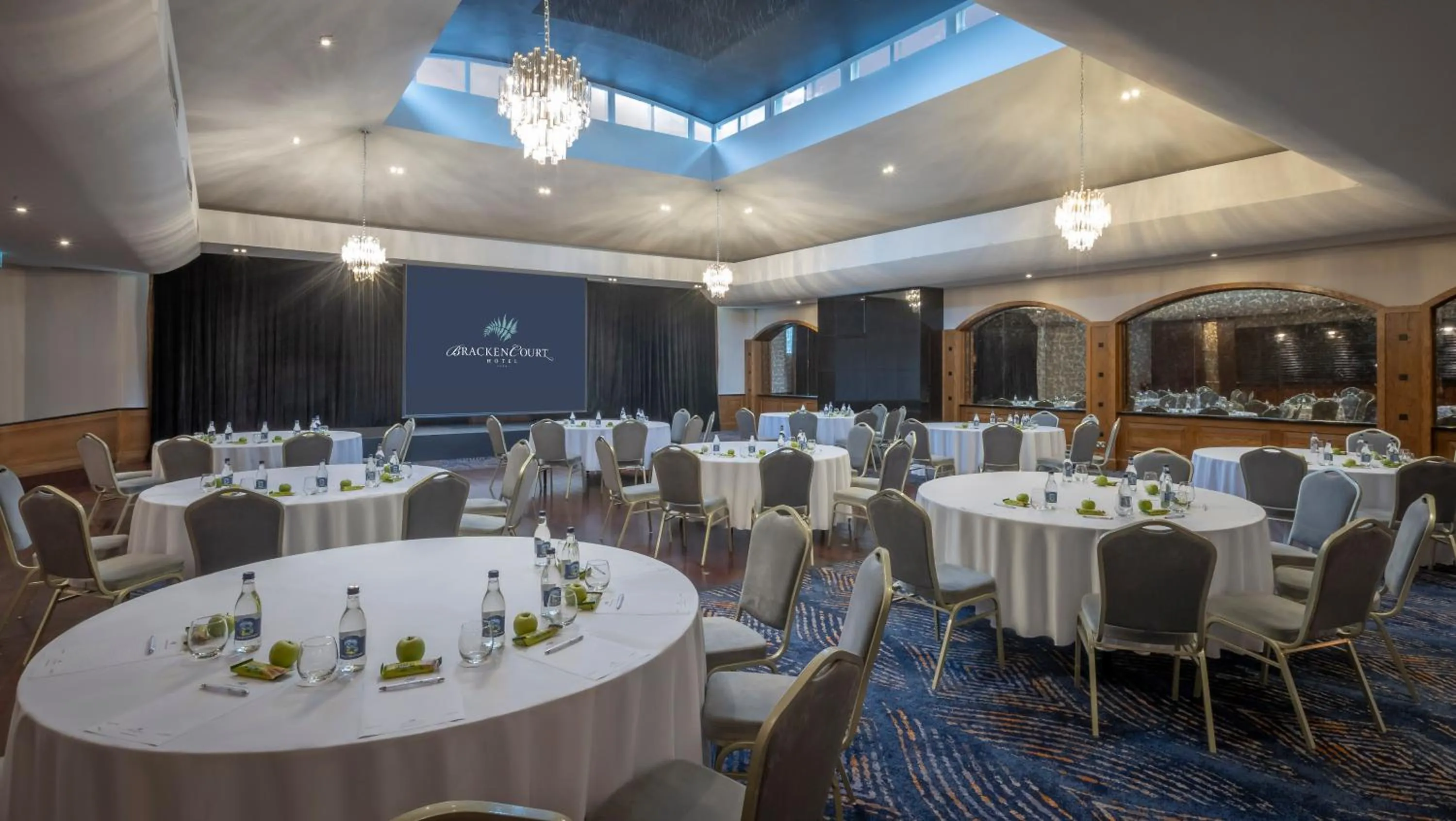 Meeting/conference room in Bracken Court Hotel