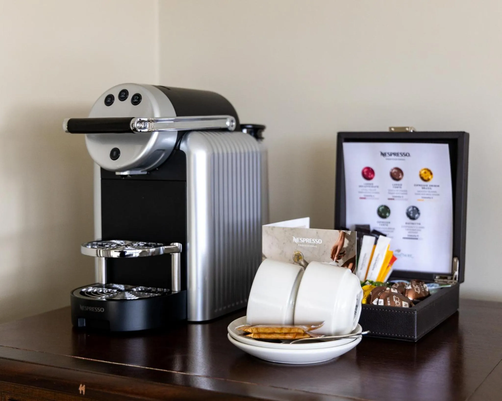 Coffee/tea facilities in Bracken Court Hotel