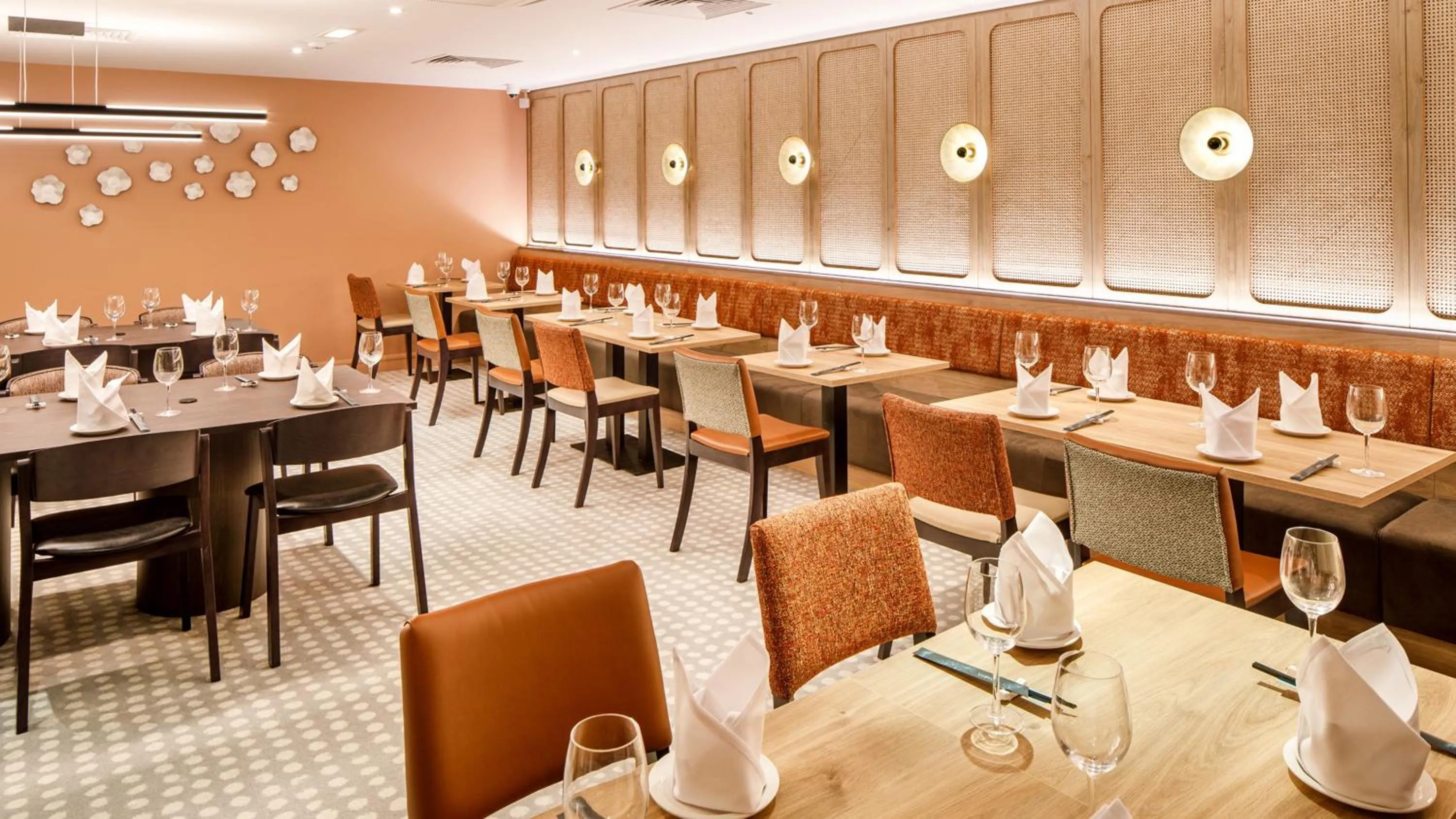 Restaurant/places to eat in Crowne Plaza Manchester Airport by IHG