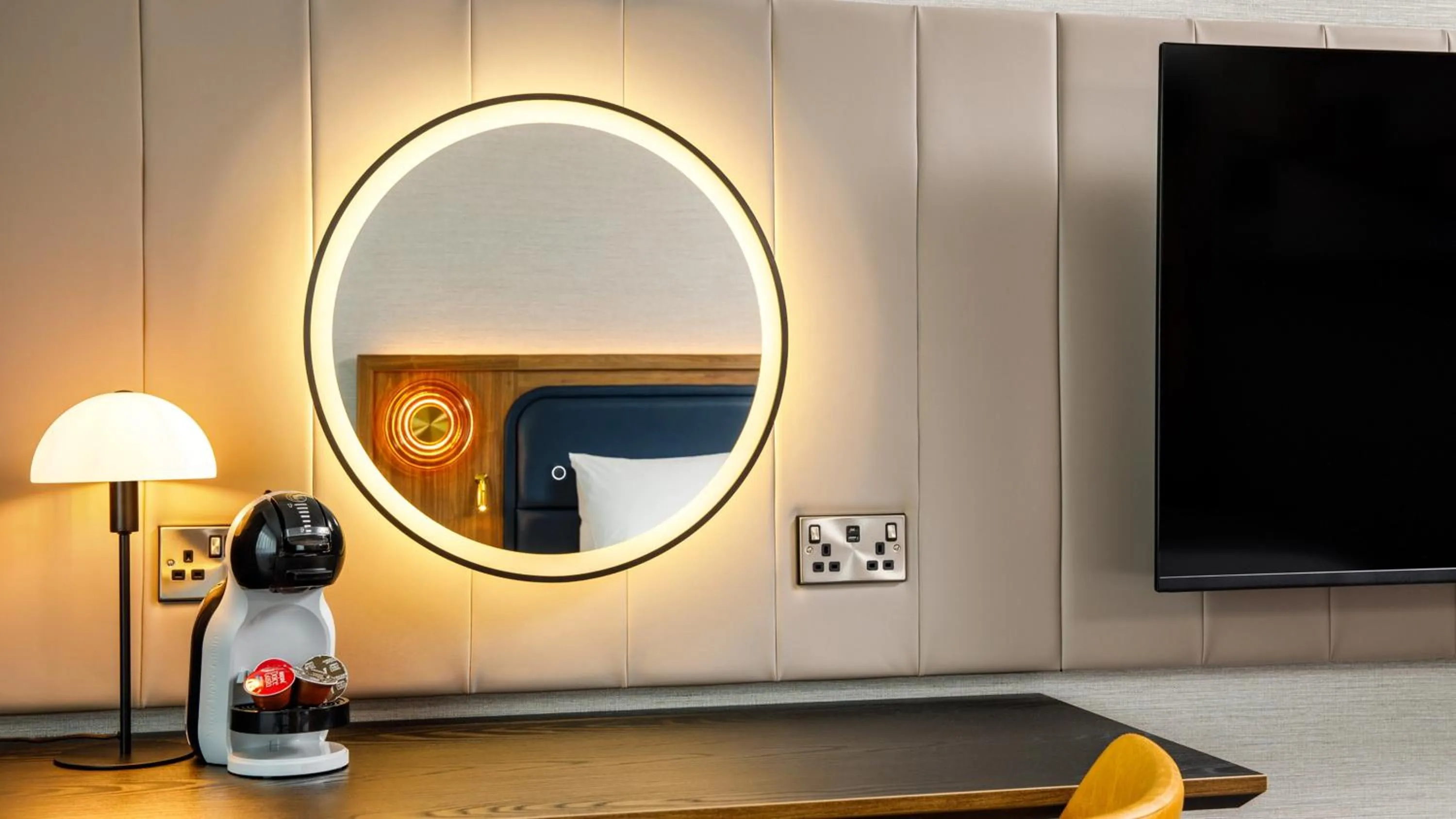 Photo of the whole room in Crowne Plaza Manchester Airport by IHG