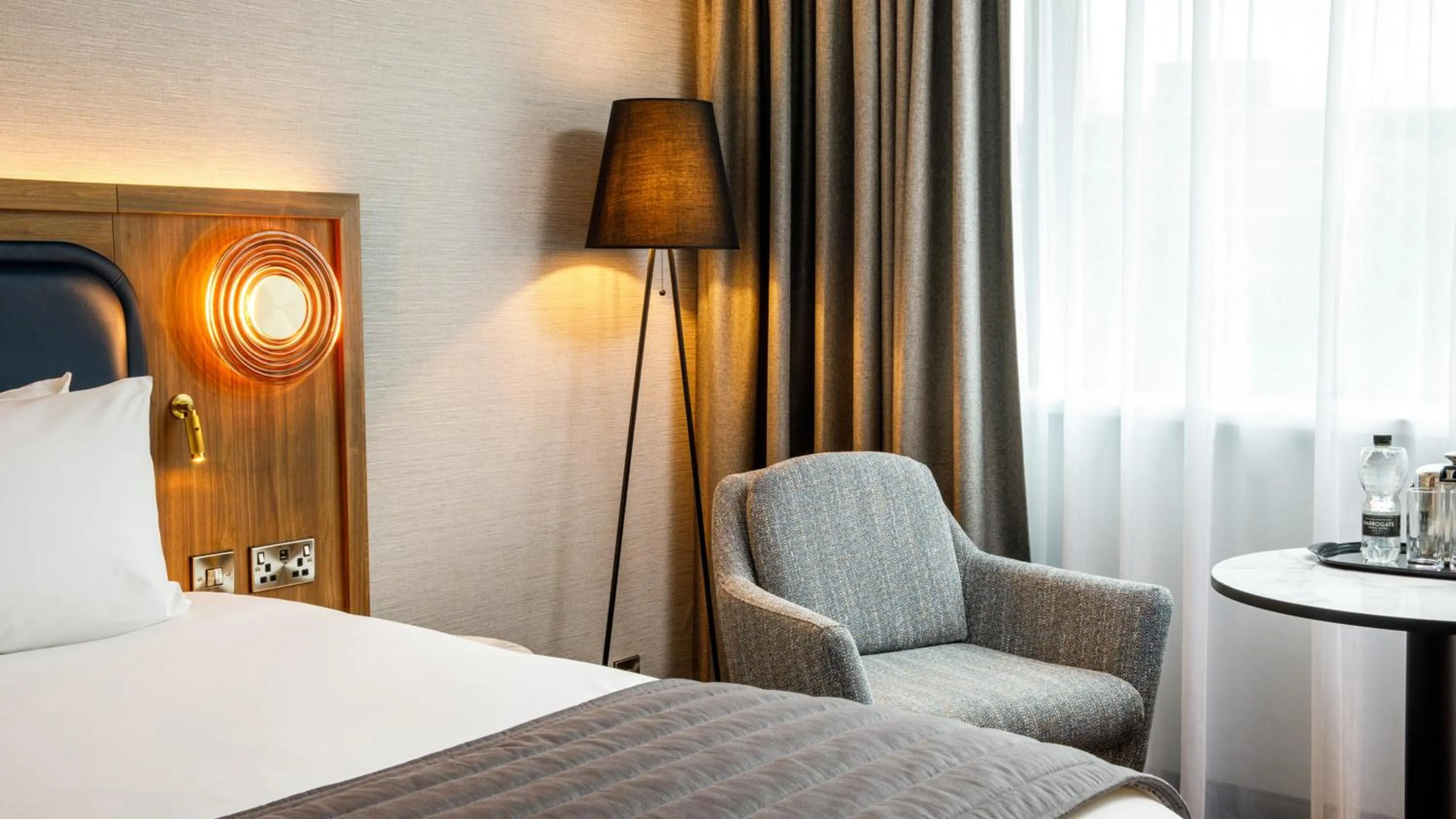 Photo of the whole room, Bed in Crowne Plaza Manchester Airport by IHG