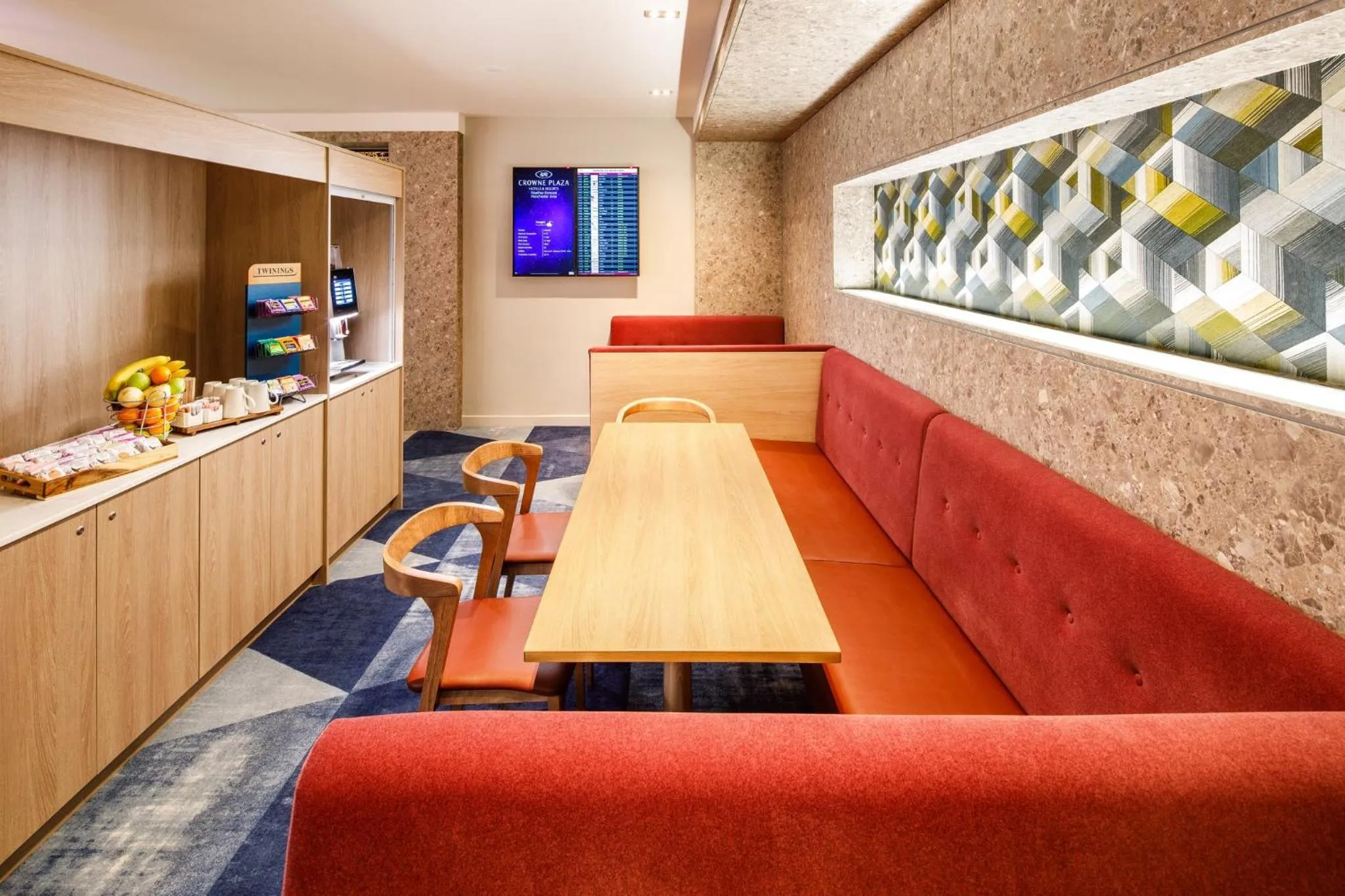 Meeting/conference room in Crowne Plaza Manchester Airport by IHG