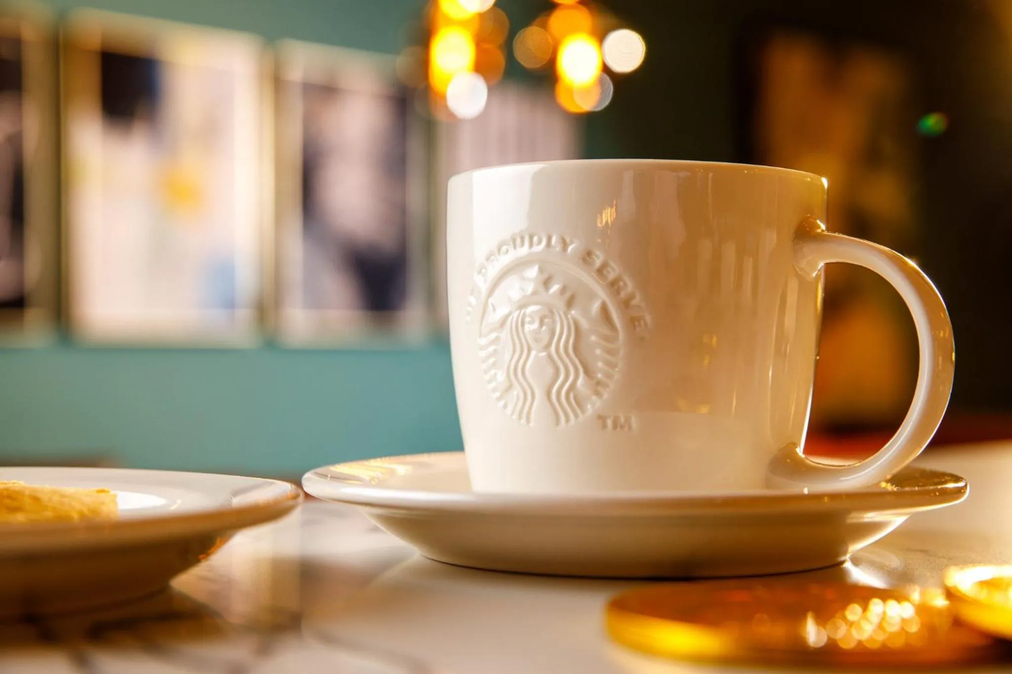 Lounge or bar in Crowne Plaza Manchester Airport by IHG