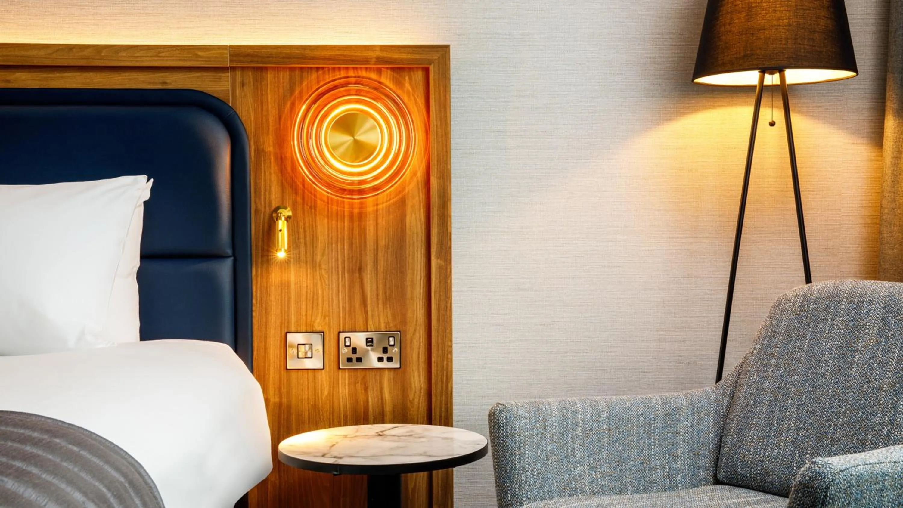 Photo of the whole room, Bed in Crowne Plaza Manchester Airport by IHG