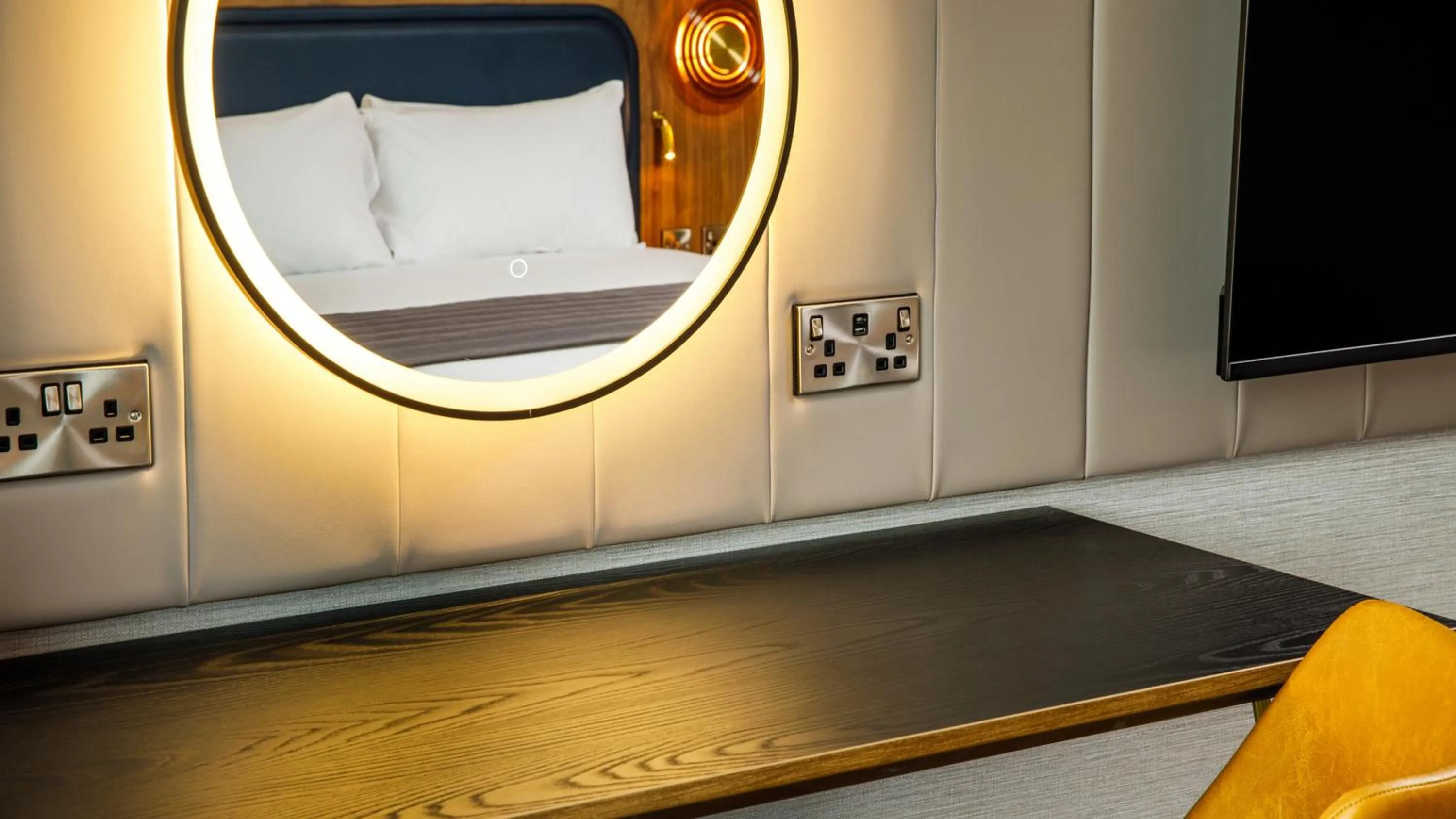 Photo of the whole room in Crowne Plaza Manchester Airport by IHG