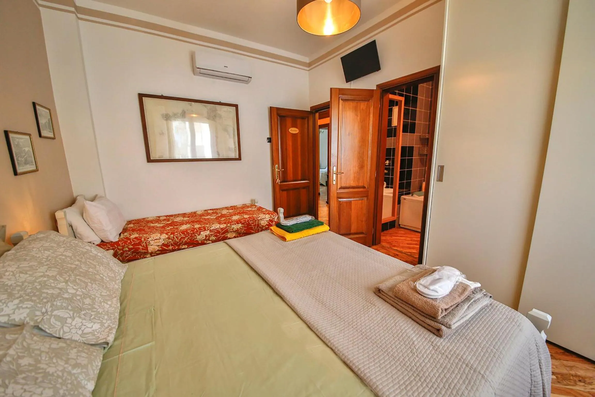 Photo of the whole room, Bed in Baronessa B&B Florence