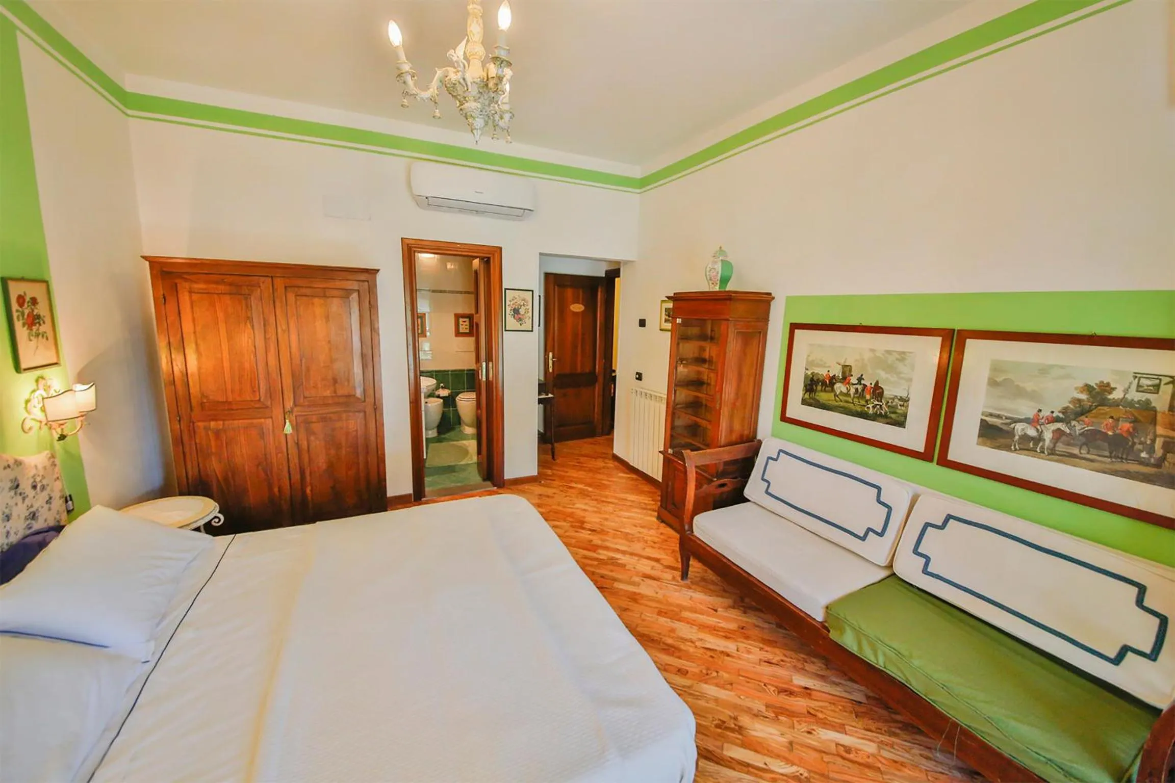 Photo of the whole room, Bed in Baronessa B&B Florence