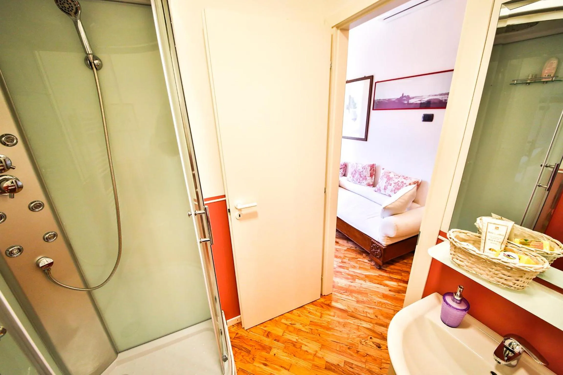 Bathroom, Bed in Baronessa B&B Florence