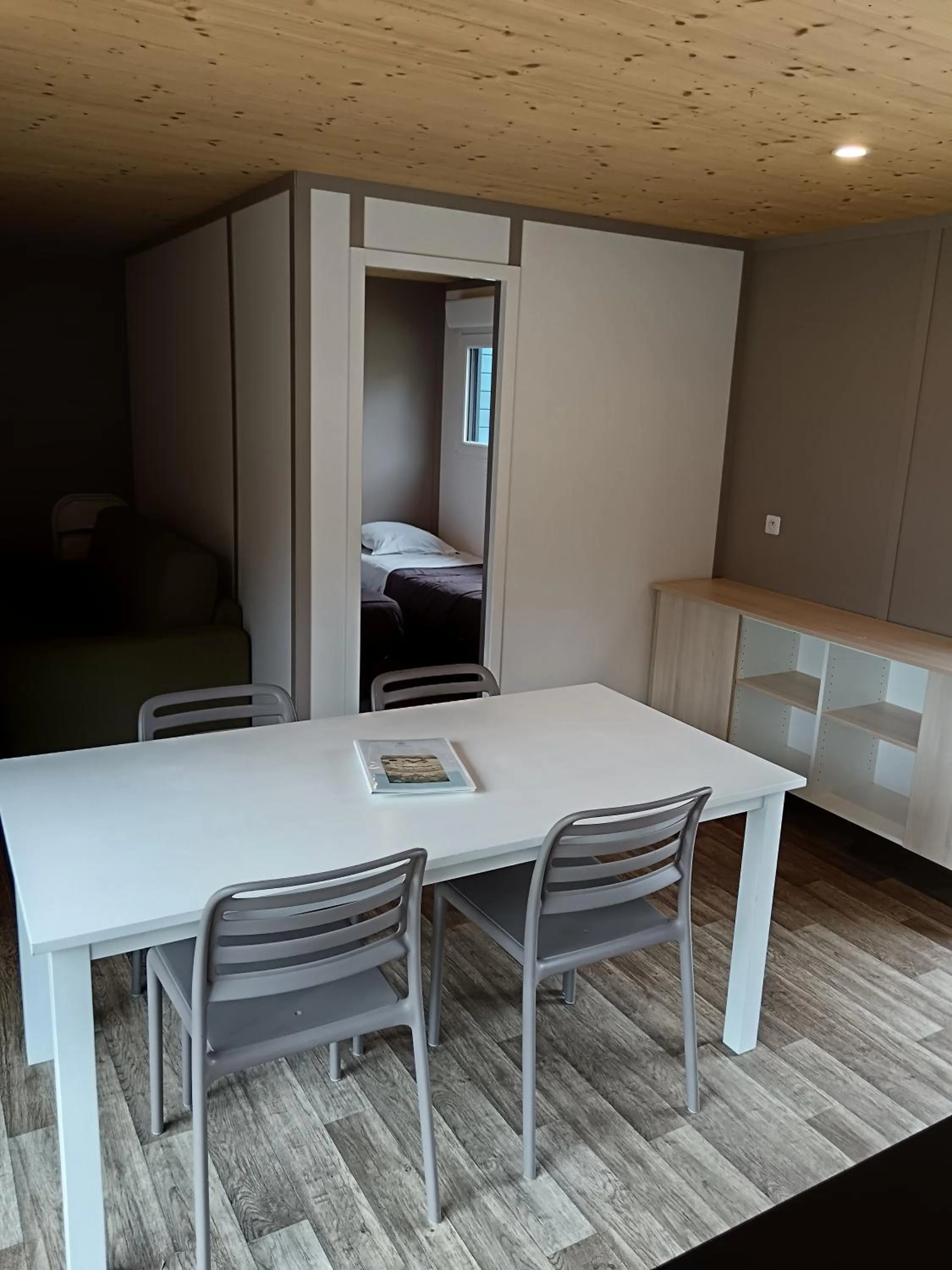 Photo of the whole room, Bed in Terres de France - Le Domaine du Moulin Neuf