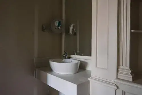 Quince in Fanhams Hall, Exclusive Collection Quince in Fanhams Hall, Exclusive Collection