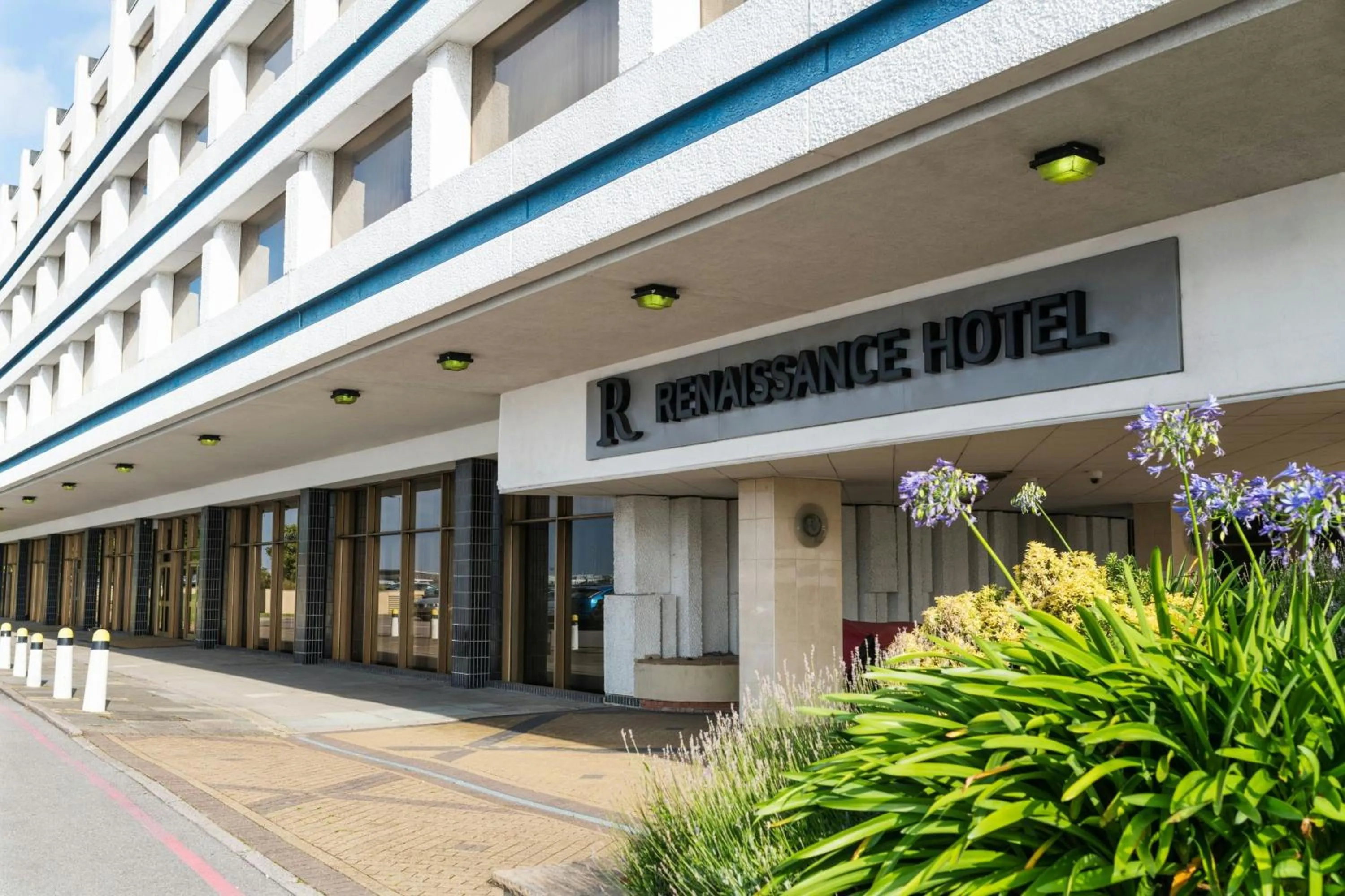 Property building in Renaissance London Heathrow Hotel
