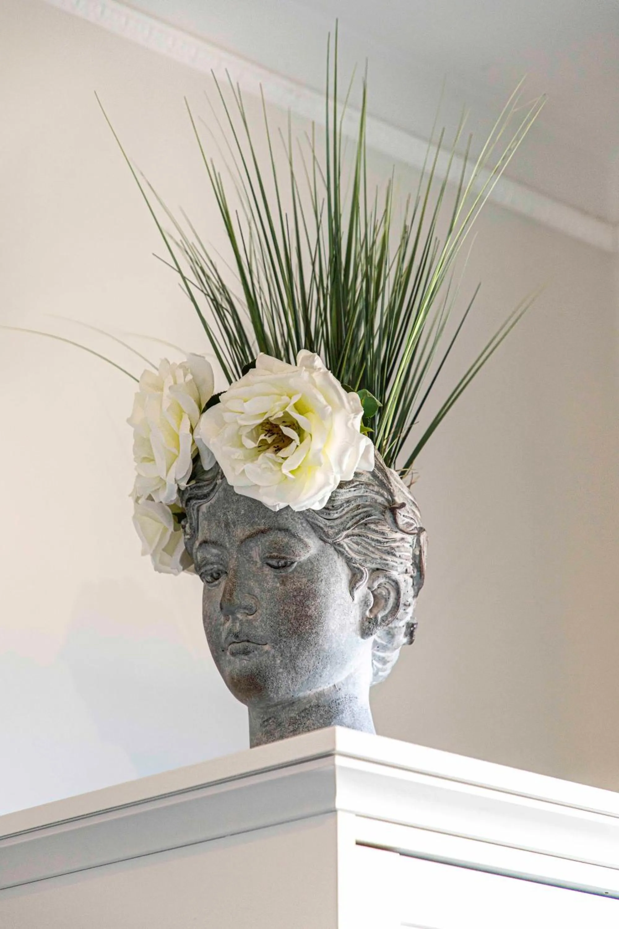 Decorative detail in Colibrì Prestige Rooms - Roman Ruins View