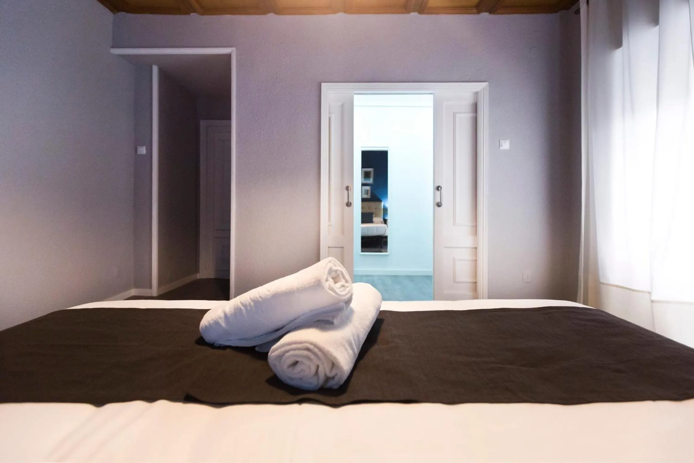 Bedroom, Bed in Total Valencia Vintage