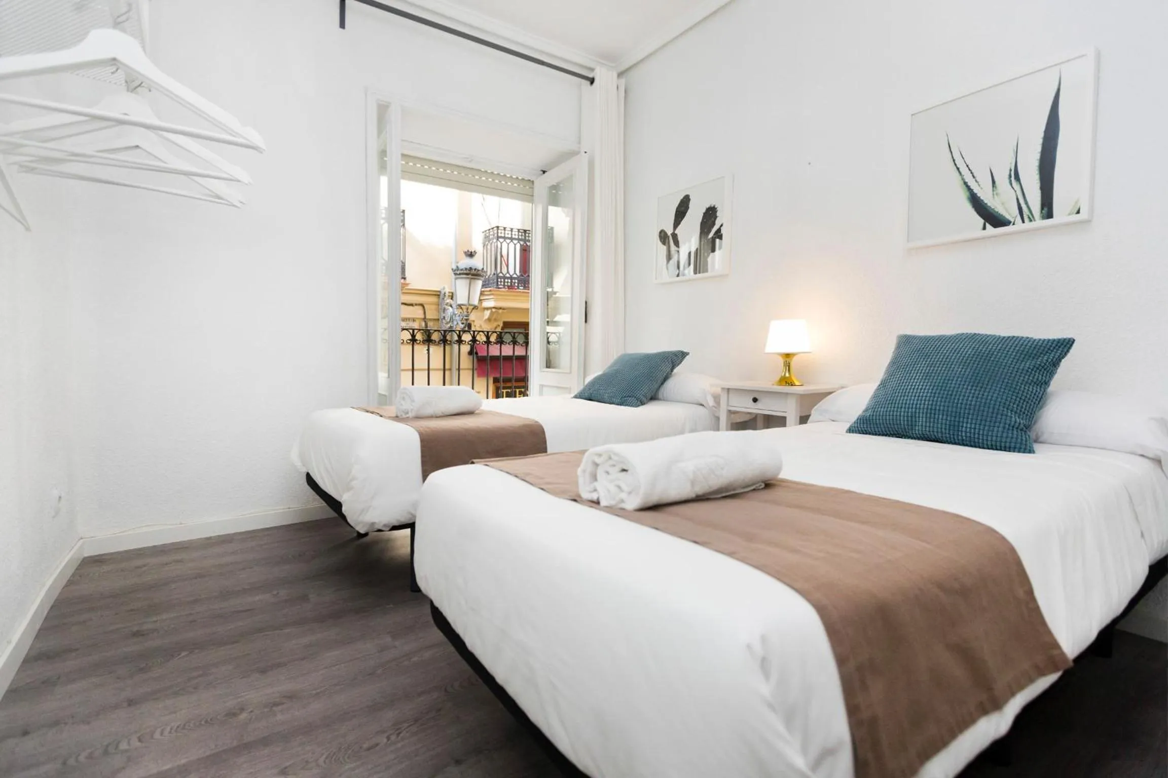 Bedroom, Bed in Total Valencia Vintage