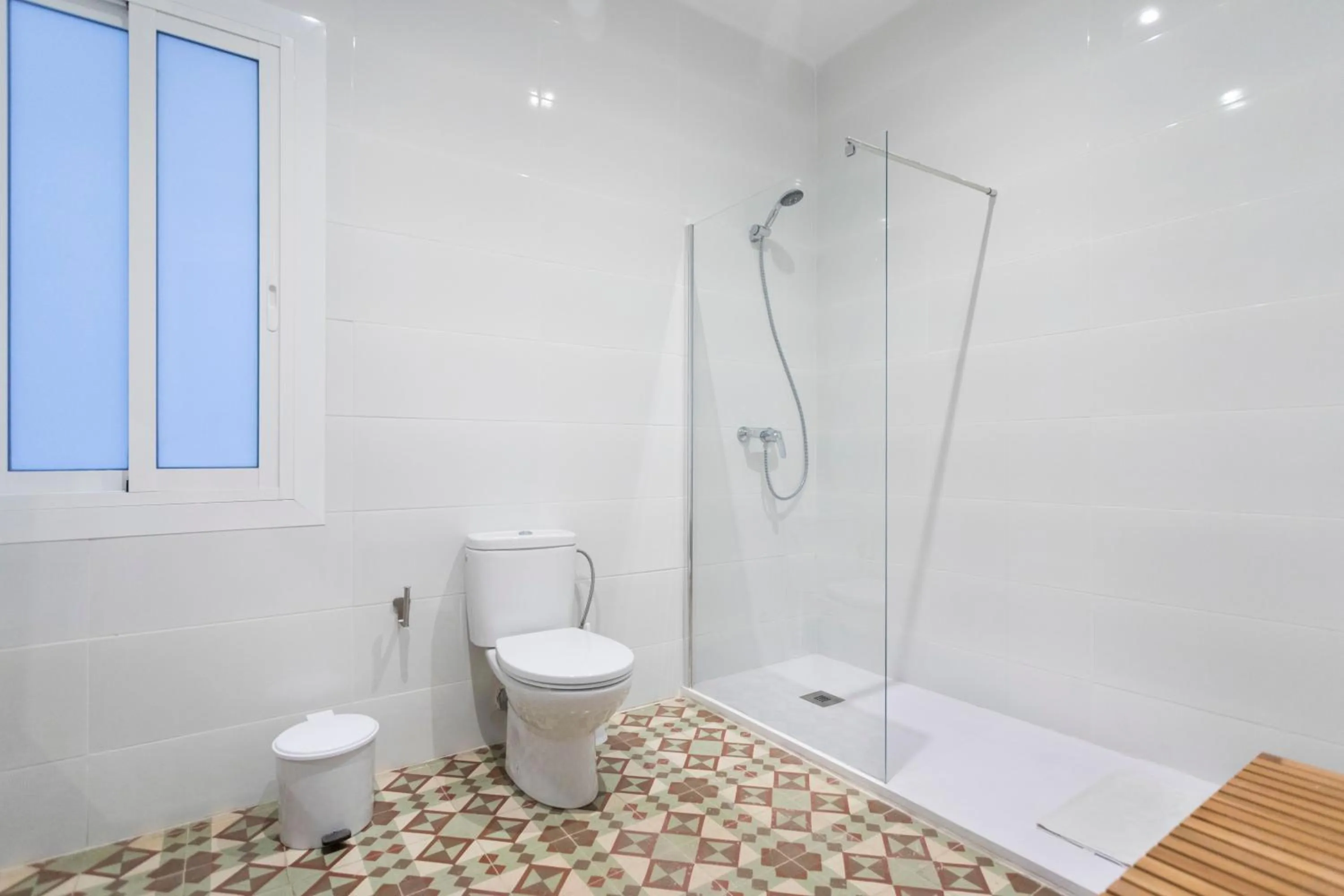 Shower in Total Valencia Vintage