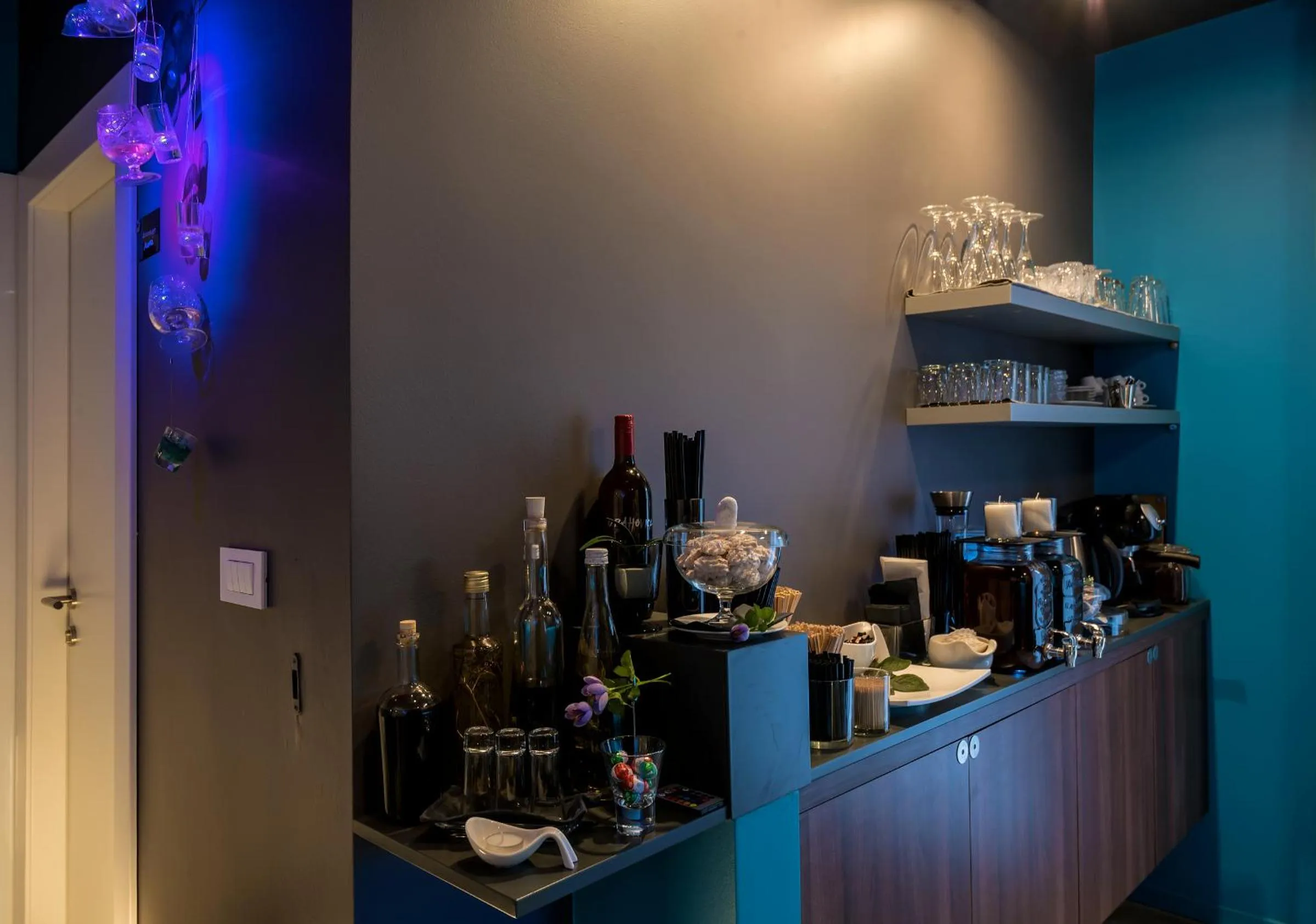 Food and drinks in Design B&B Bacvice Arti