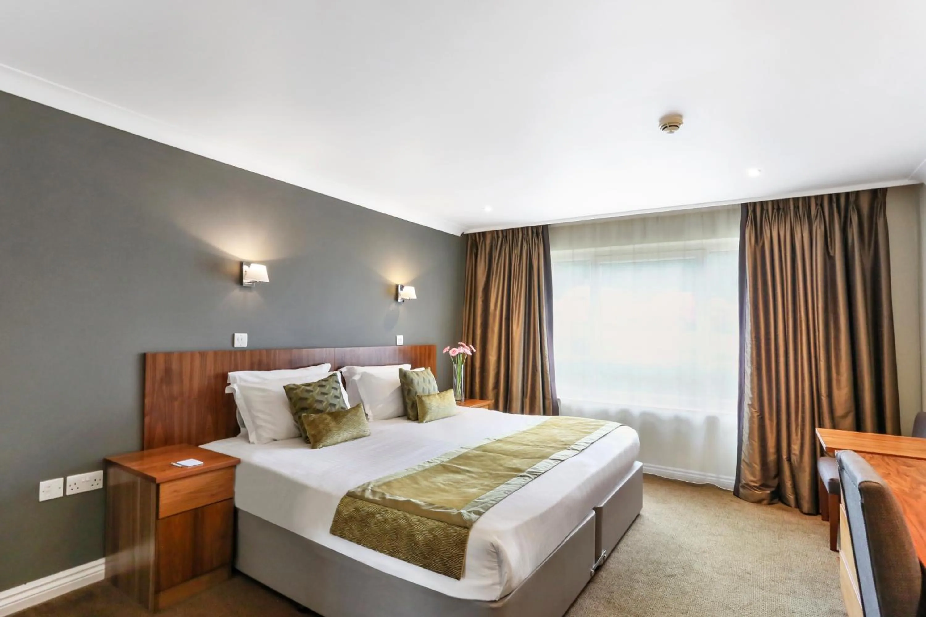 Bed in Stoke By Nayland Hotel, Golf & Spa