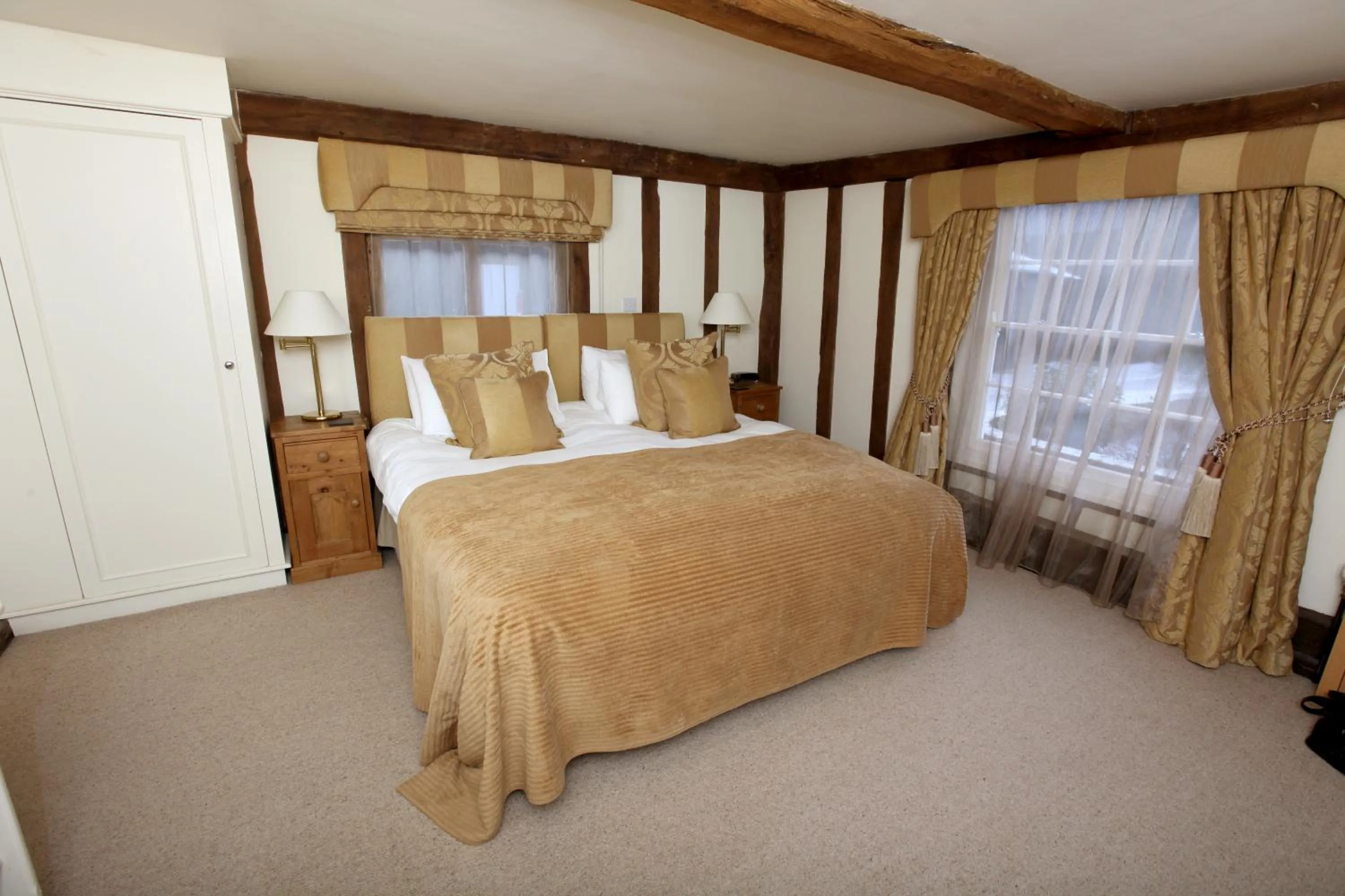 Bedroom, Bed in Channels Hotel