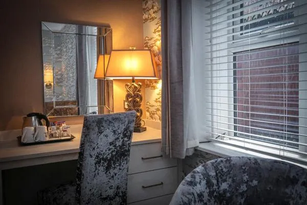 Bedroom in Glendower Hotel BW Signature Collection