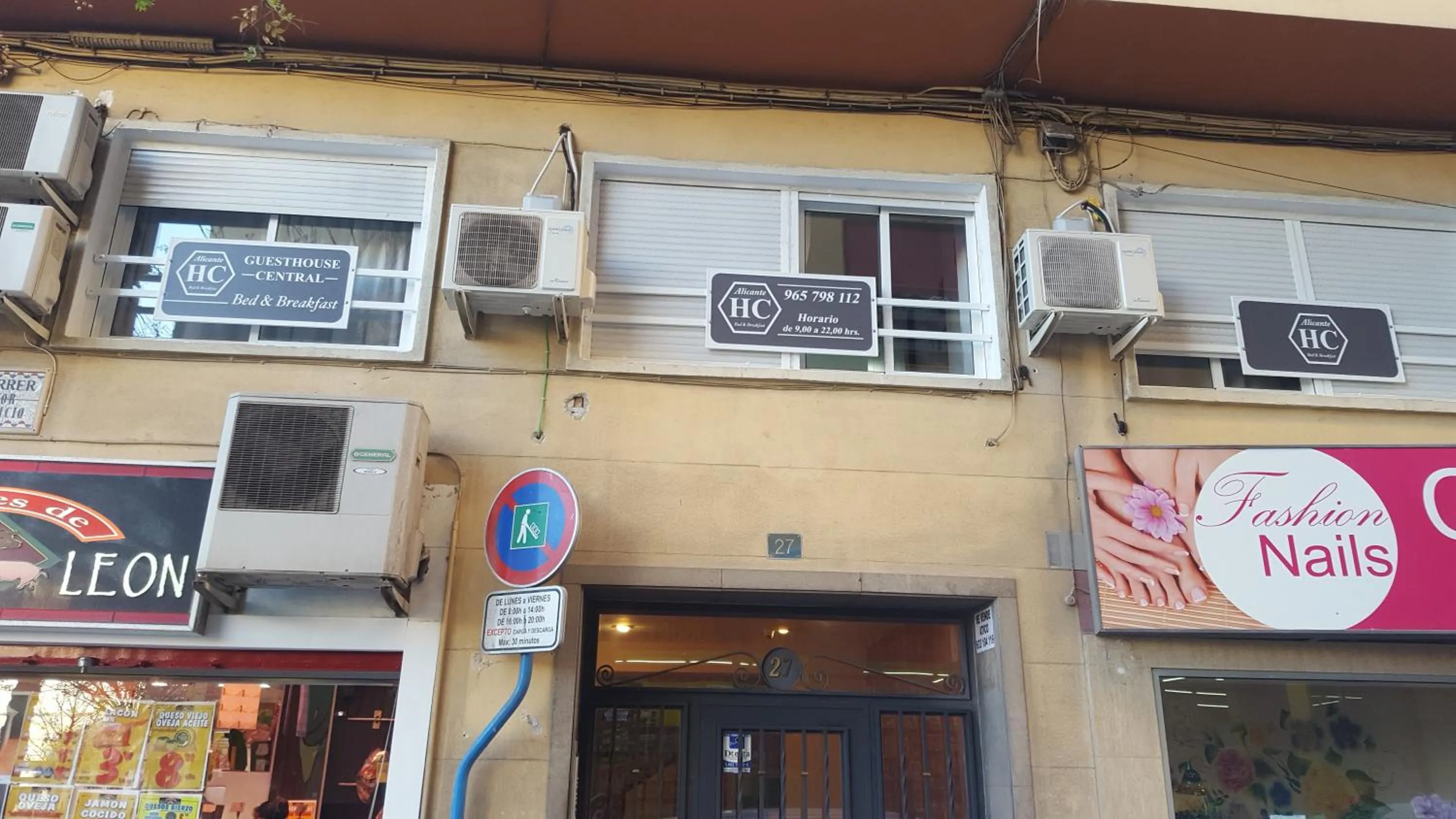 Facade/entrance in Guesthouse Central