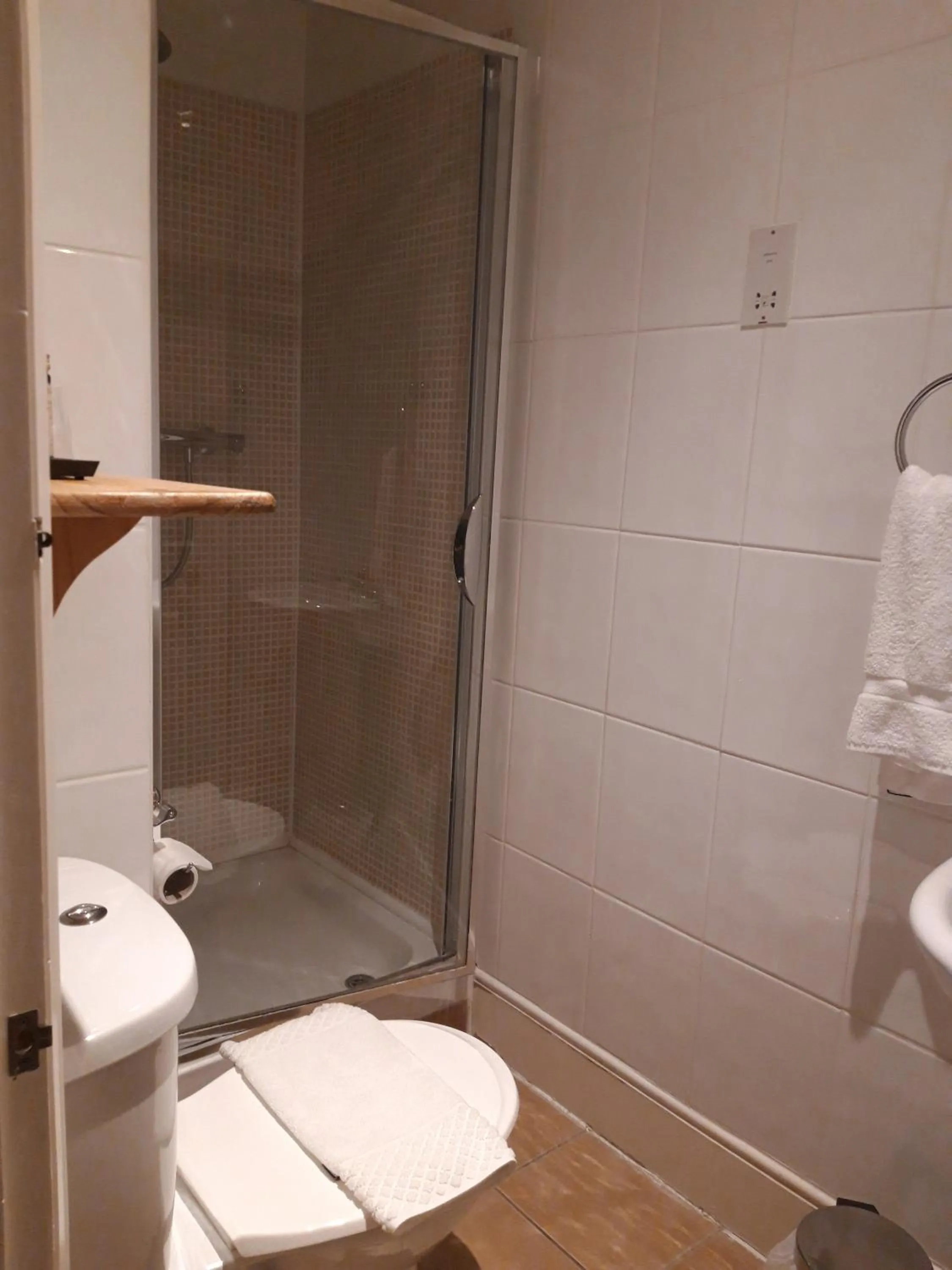 Bathroom in The Berkeley Guesthouse