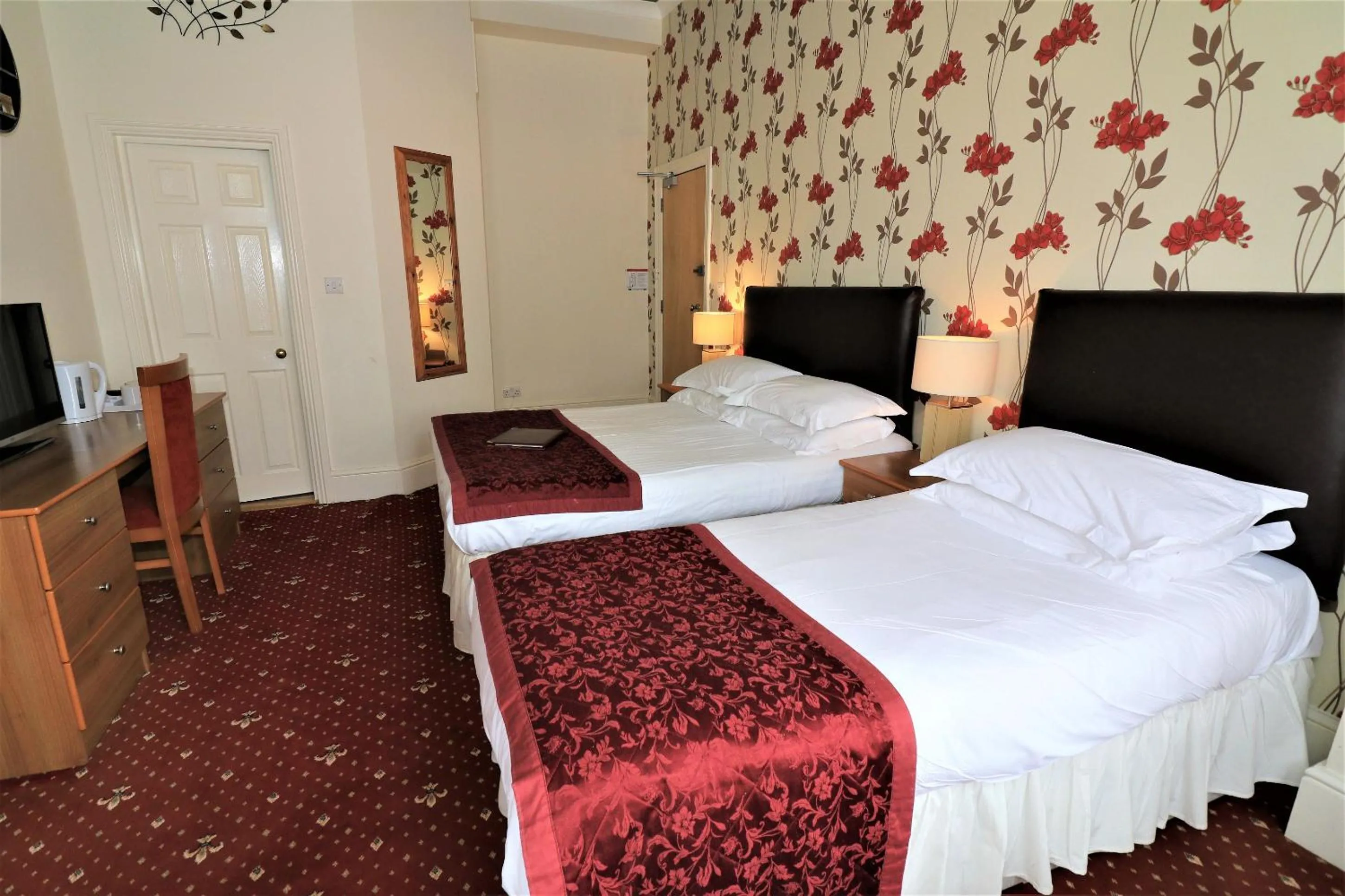 Bedroom, Bed in The Berkeley Guesthouse