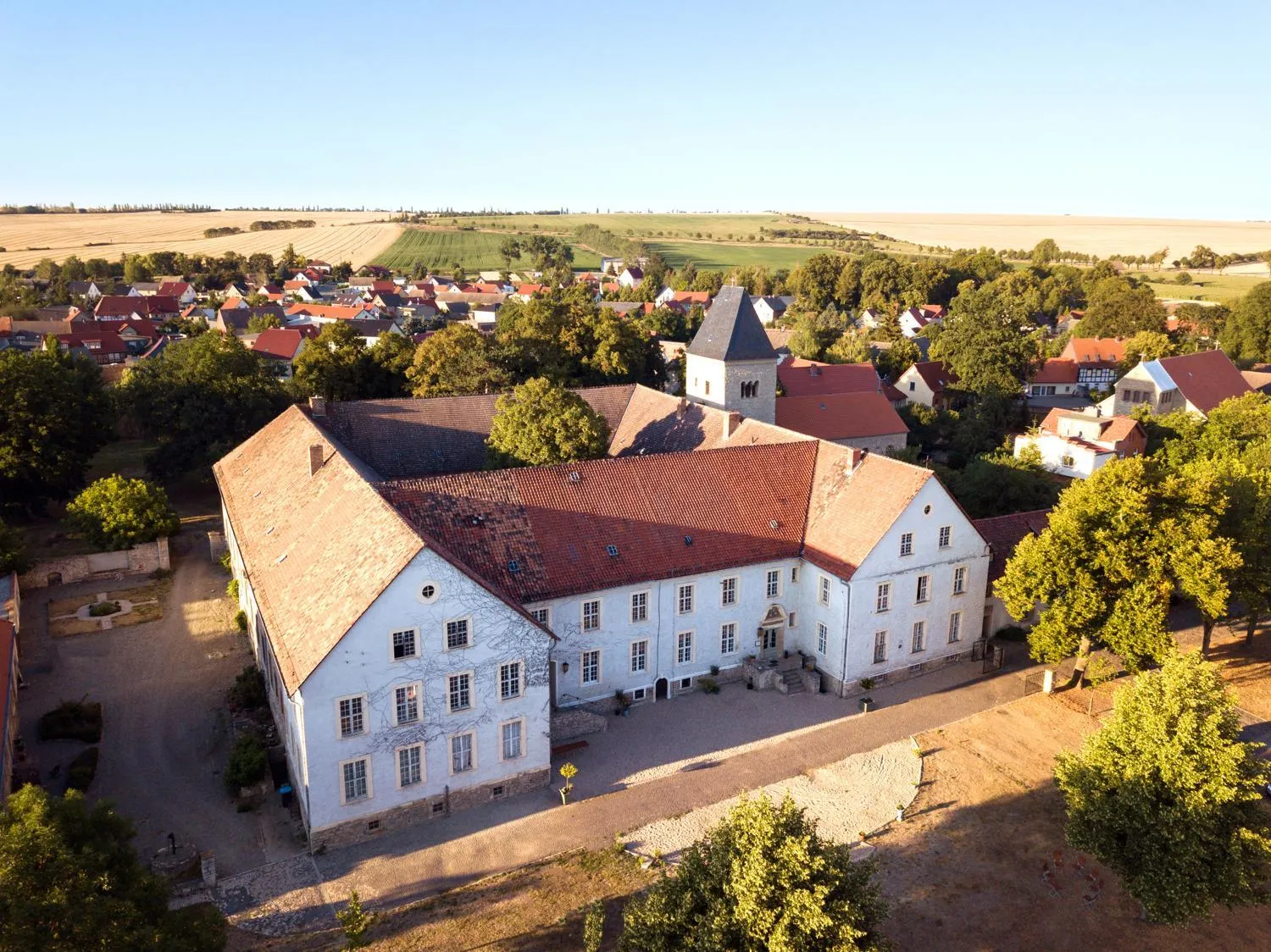 Property building in Kloster Hedersleben
