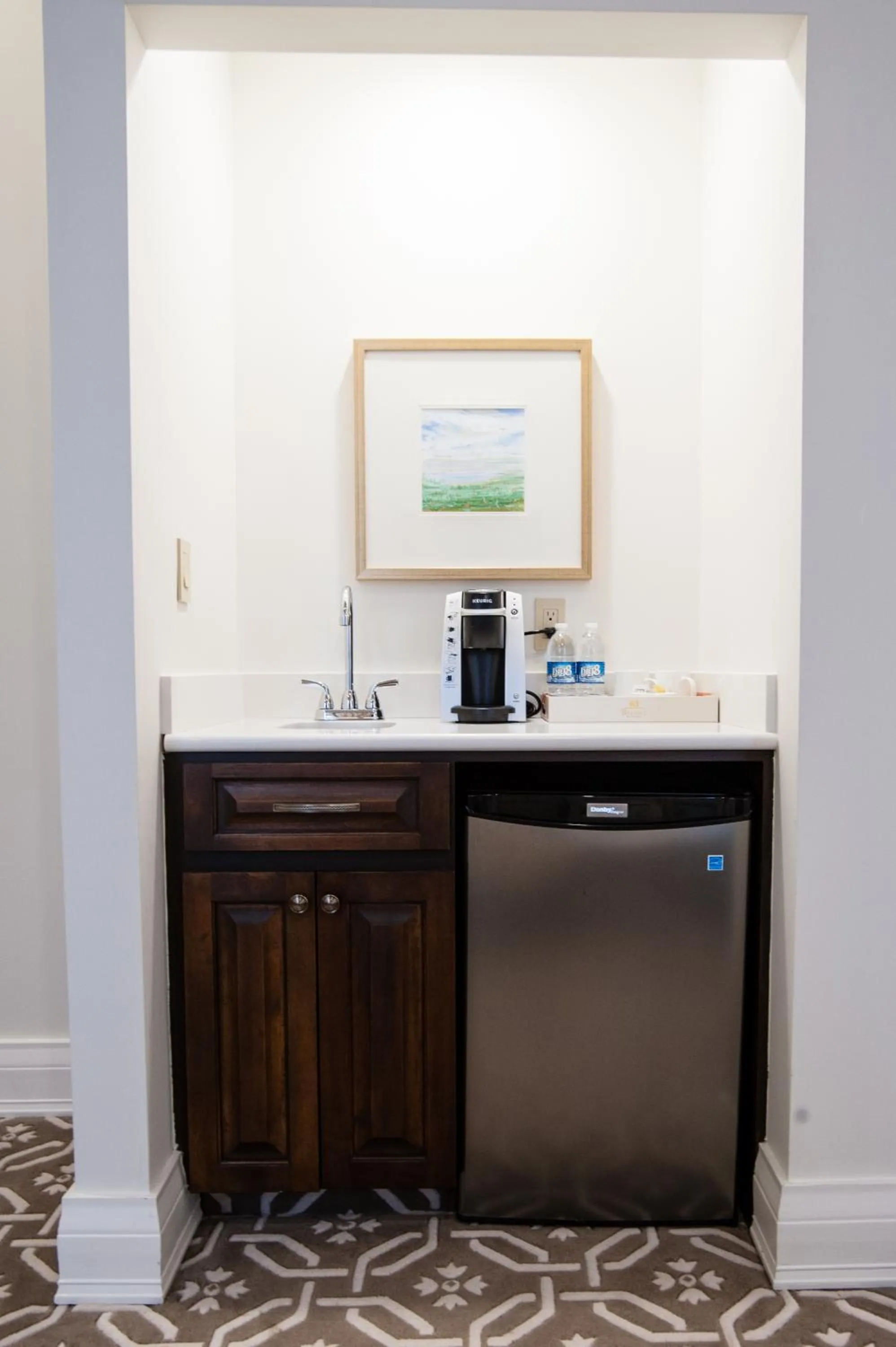 Kitchen or kitchenette in Sydney Boutique Inn & Suites