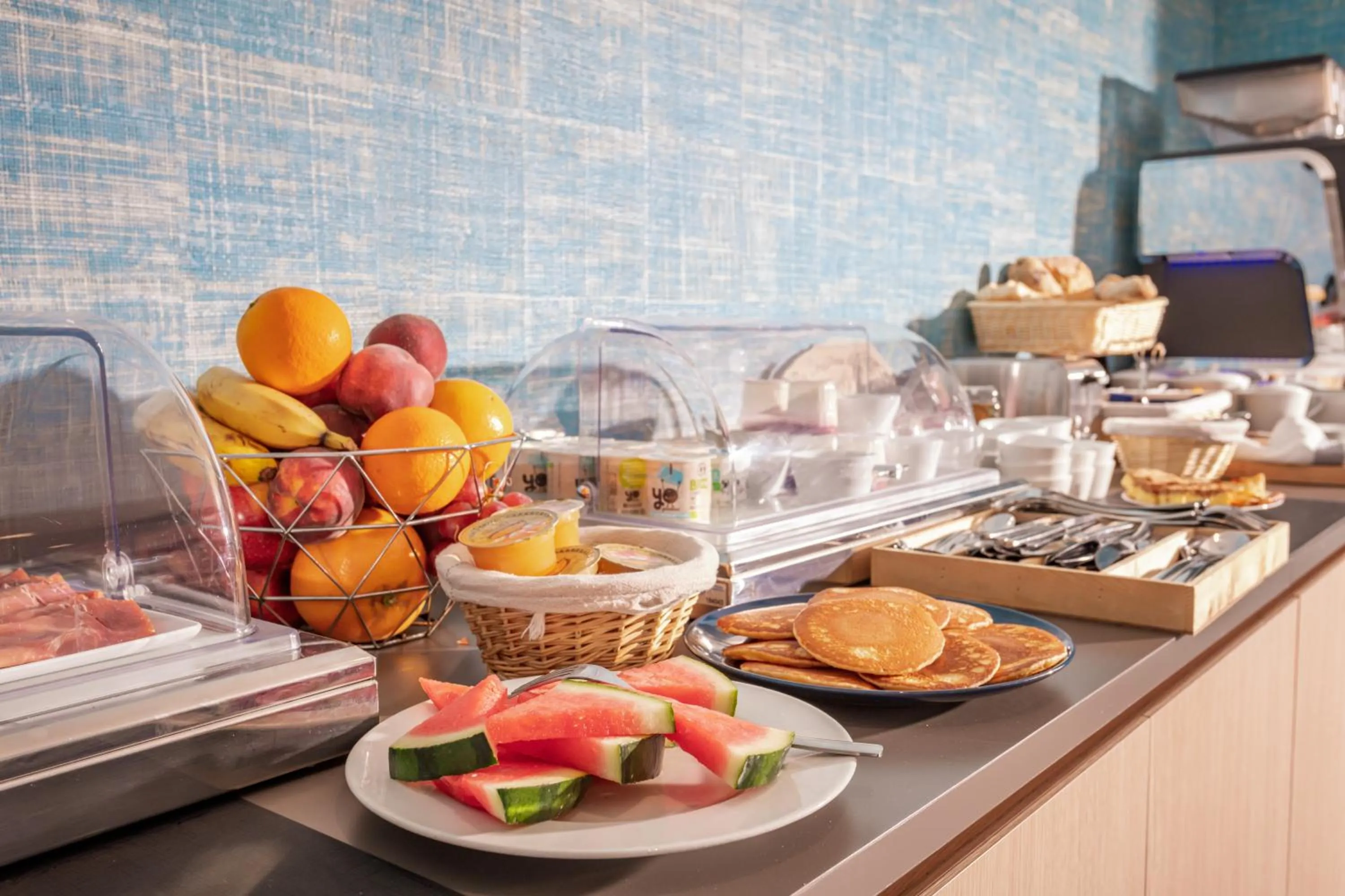 Food and drinks in Logis Hôtel Les Pins - Opéralia