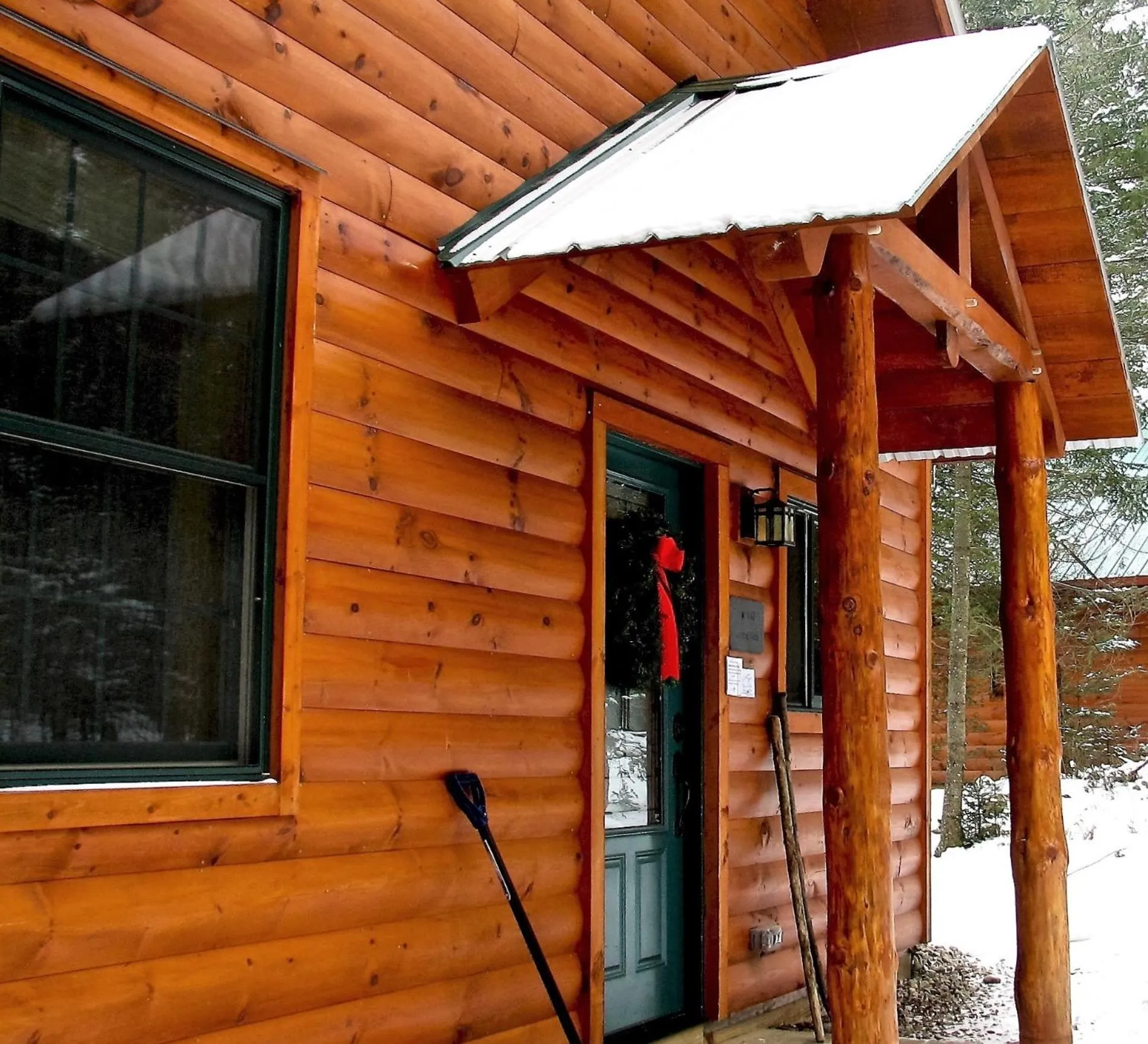 Facade/entrance in Robert Frost Mountain Cabins