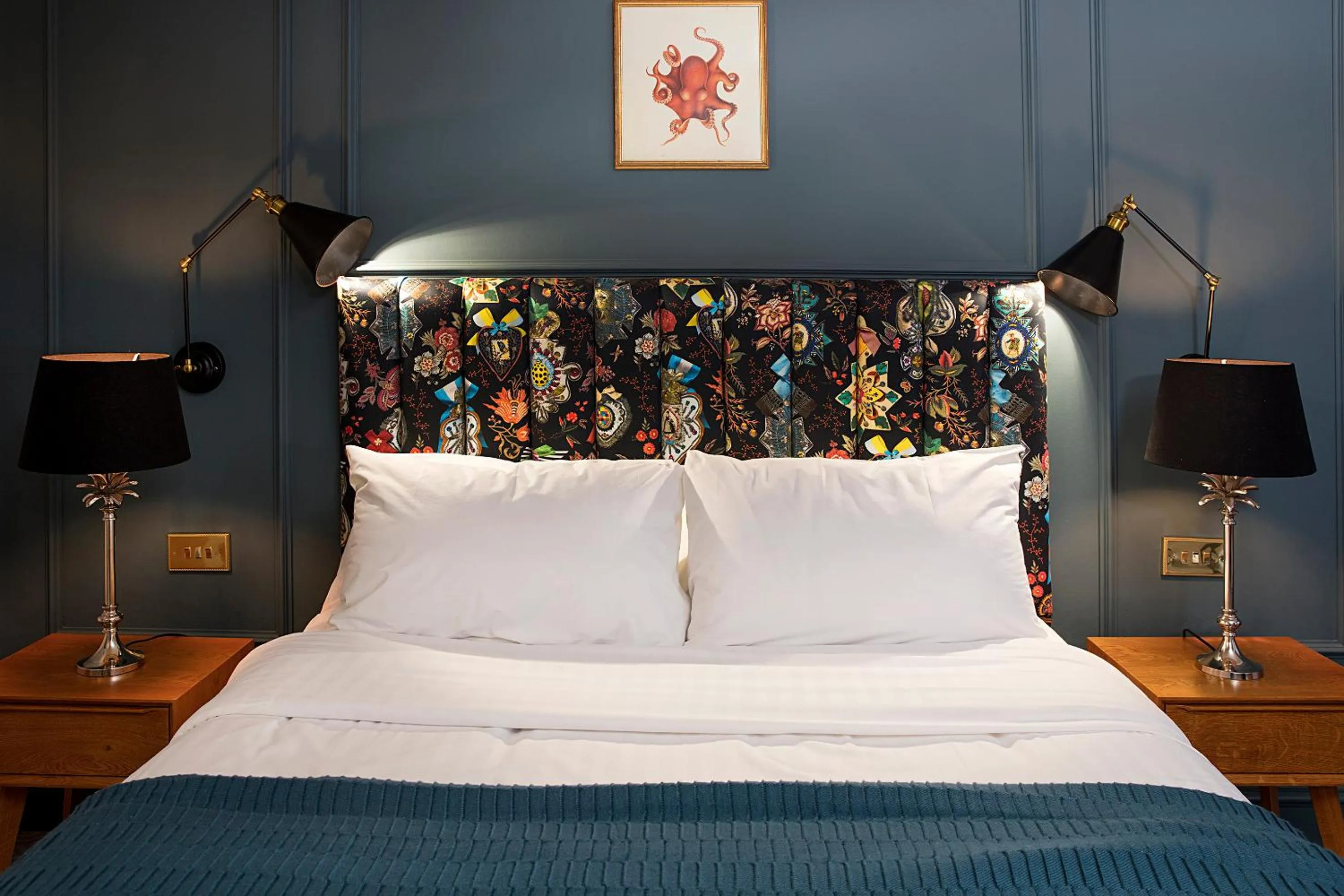 Bed in Hotel Cromwell Stevenage