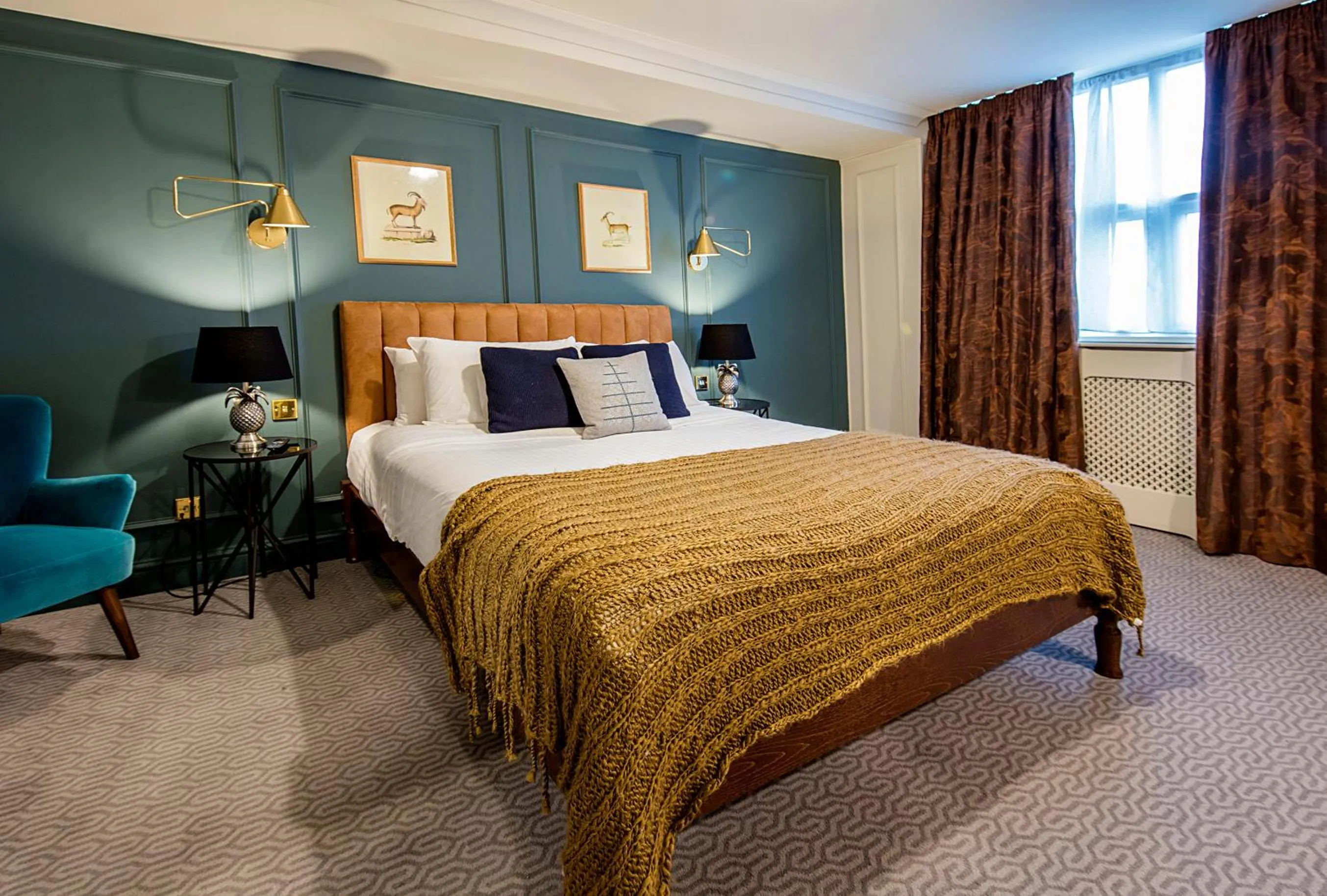 Bed in Hotel Cromwell Stevenage