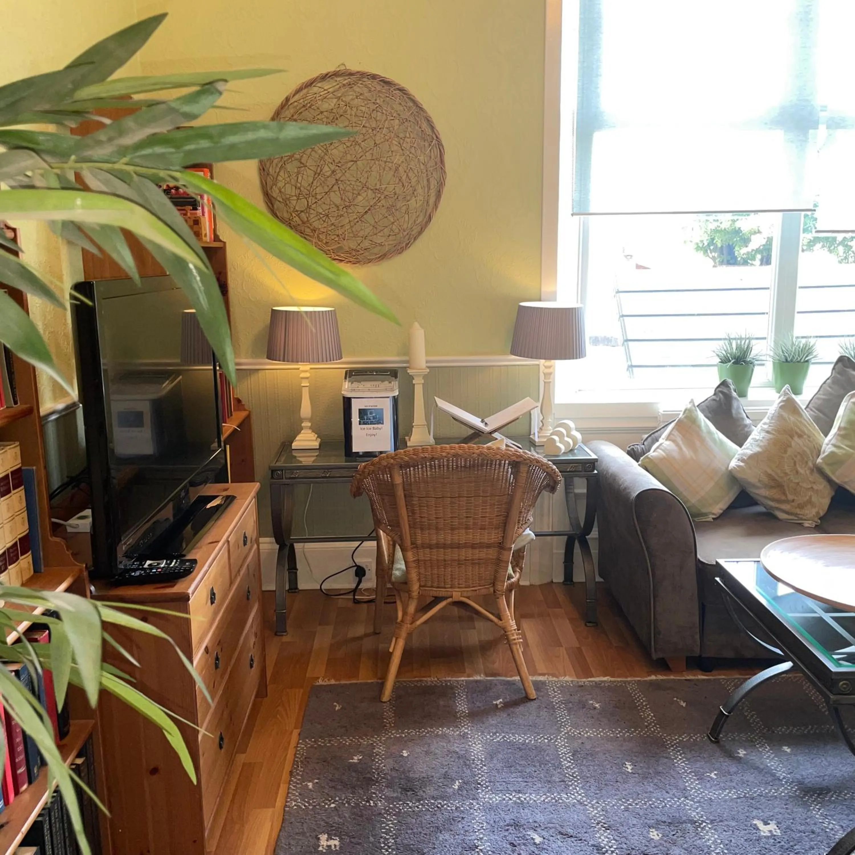 Property building in Beechwood Ensuite Guest House