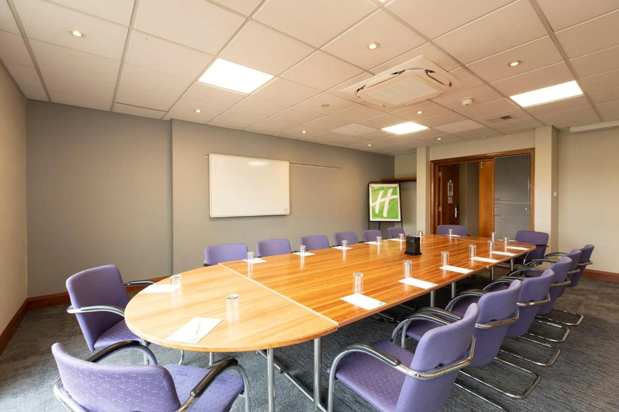 Meeting/conference room in Holiday Inn Basildon by IHG