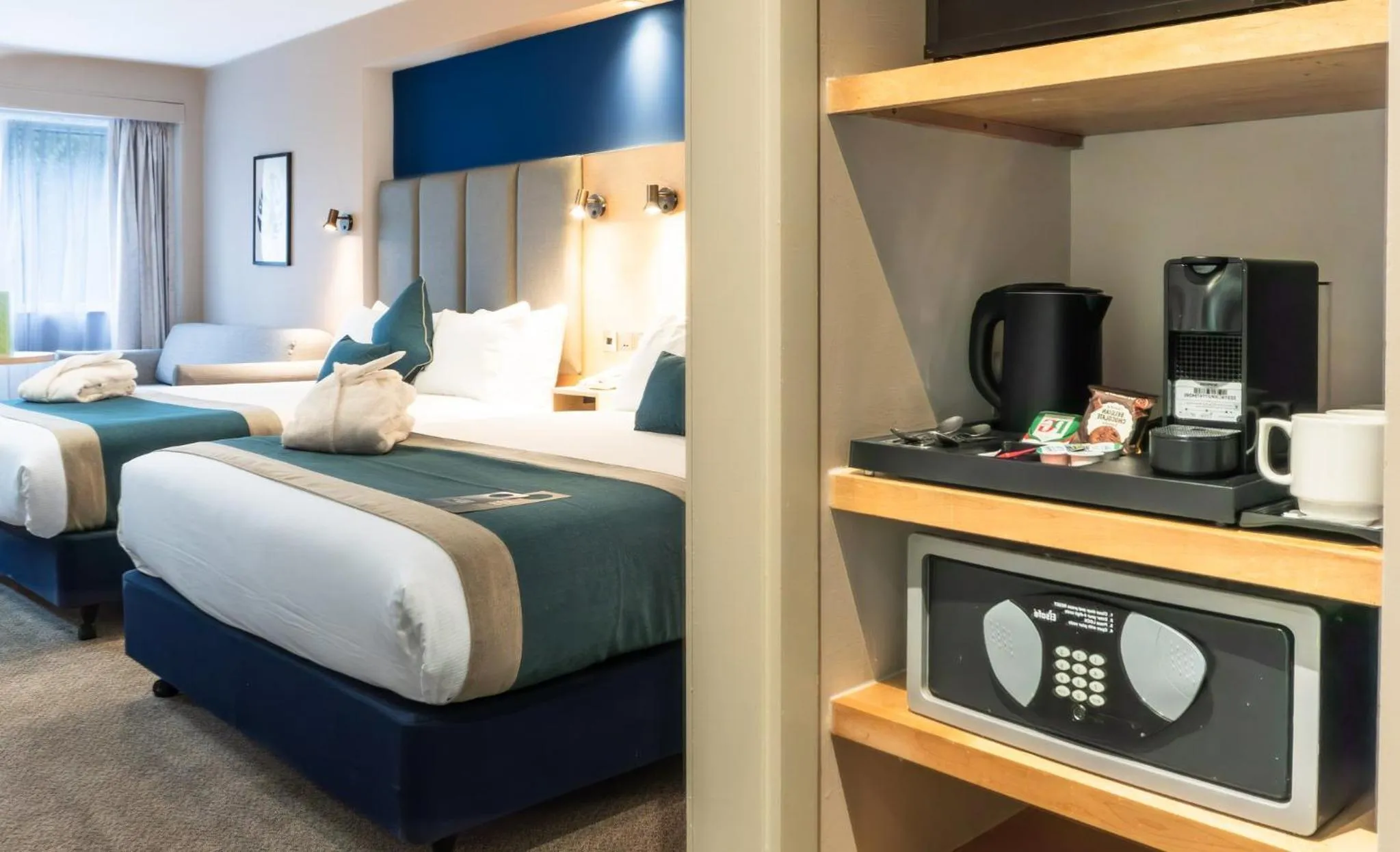 Photo of the whole room, Bed in Holiday Inn Maidstone-Sevenoaks by IHG