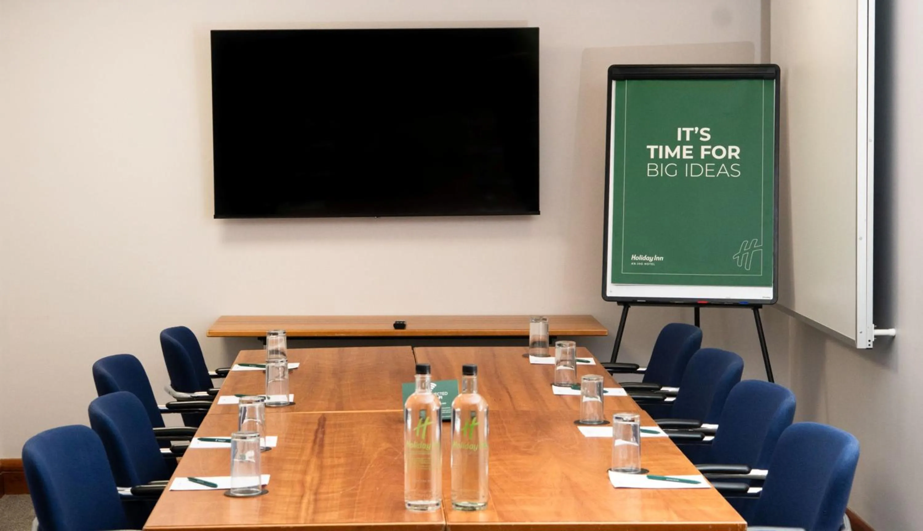 Meeting/conference room in Holiday Inn Maidstone-Sevenoaks by IHG