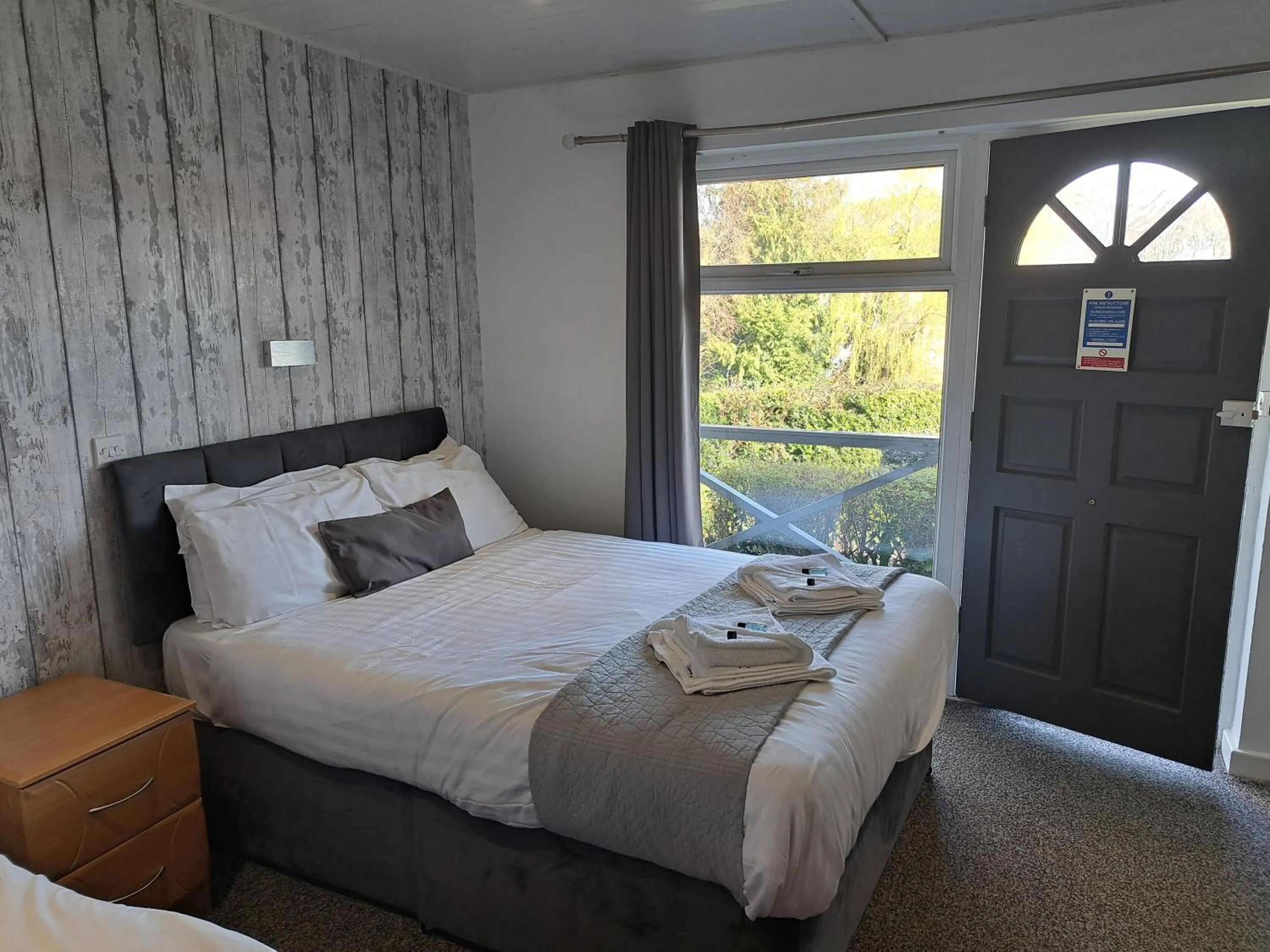 Bedroom, Bed in Conwy Valley Hotel