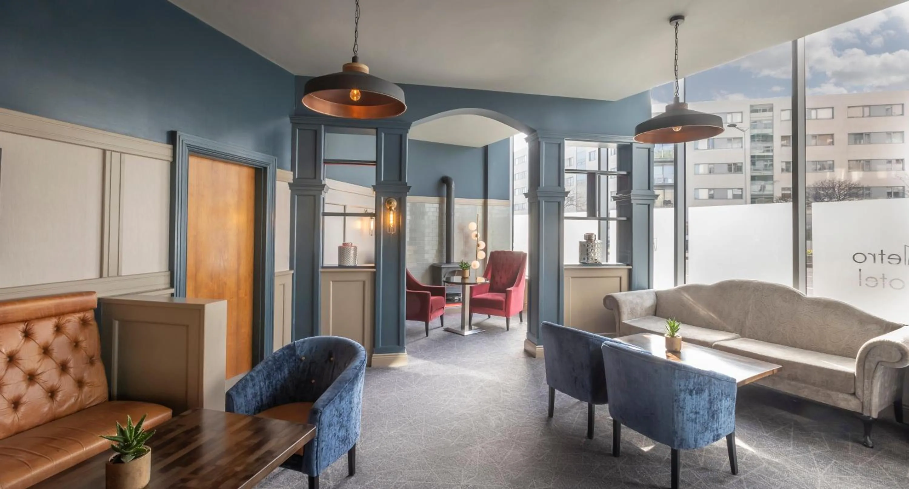 Lounge or bar in Metro Hotel Dublin Airport