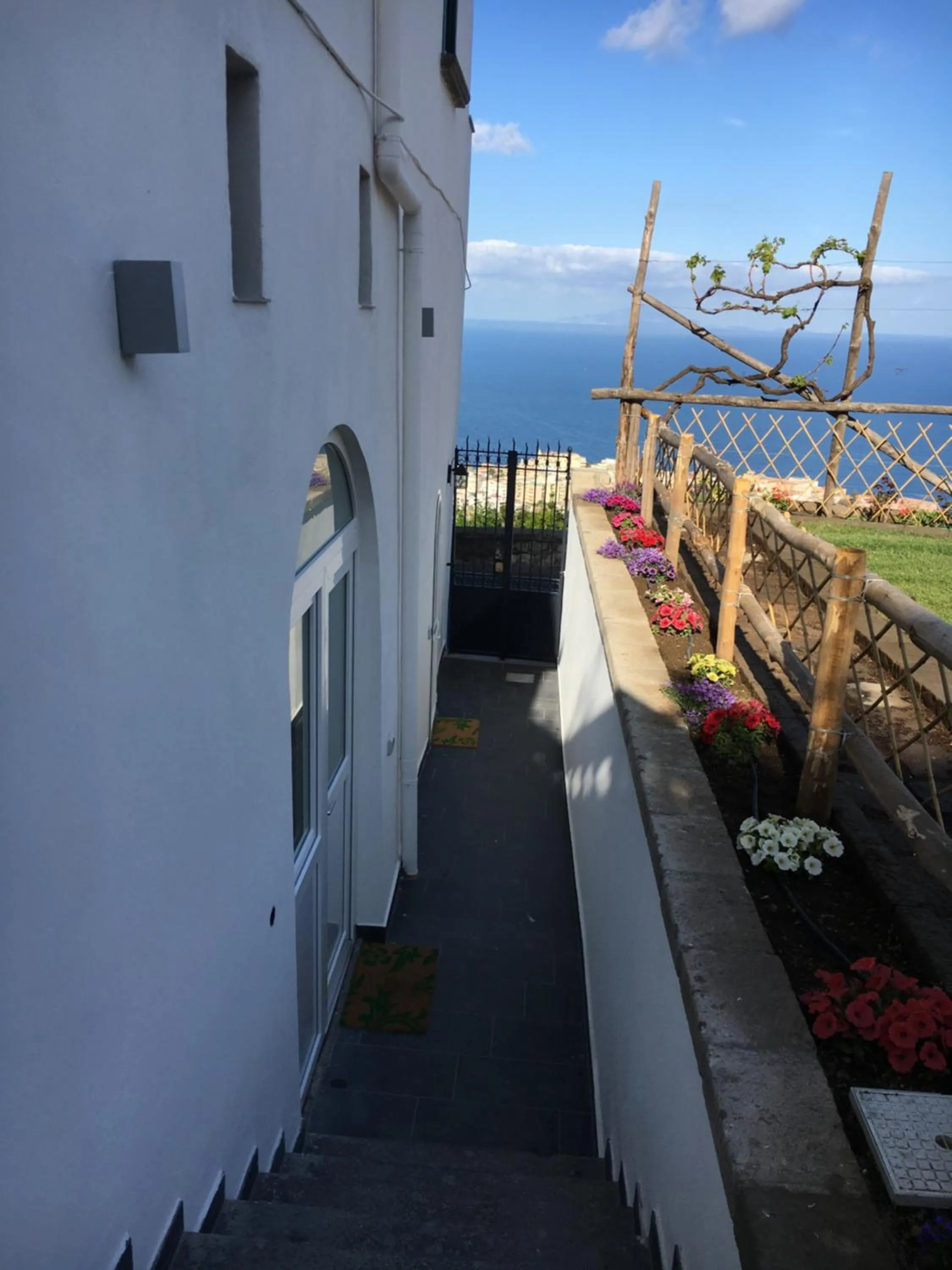 Facade/entrance in B&B Nel Mar