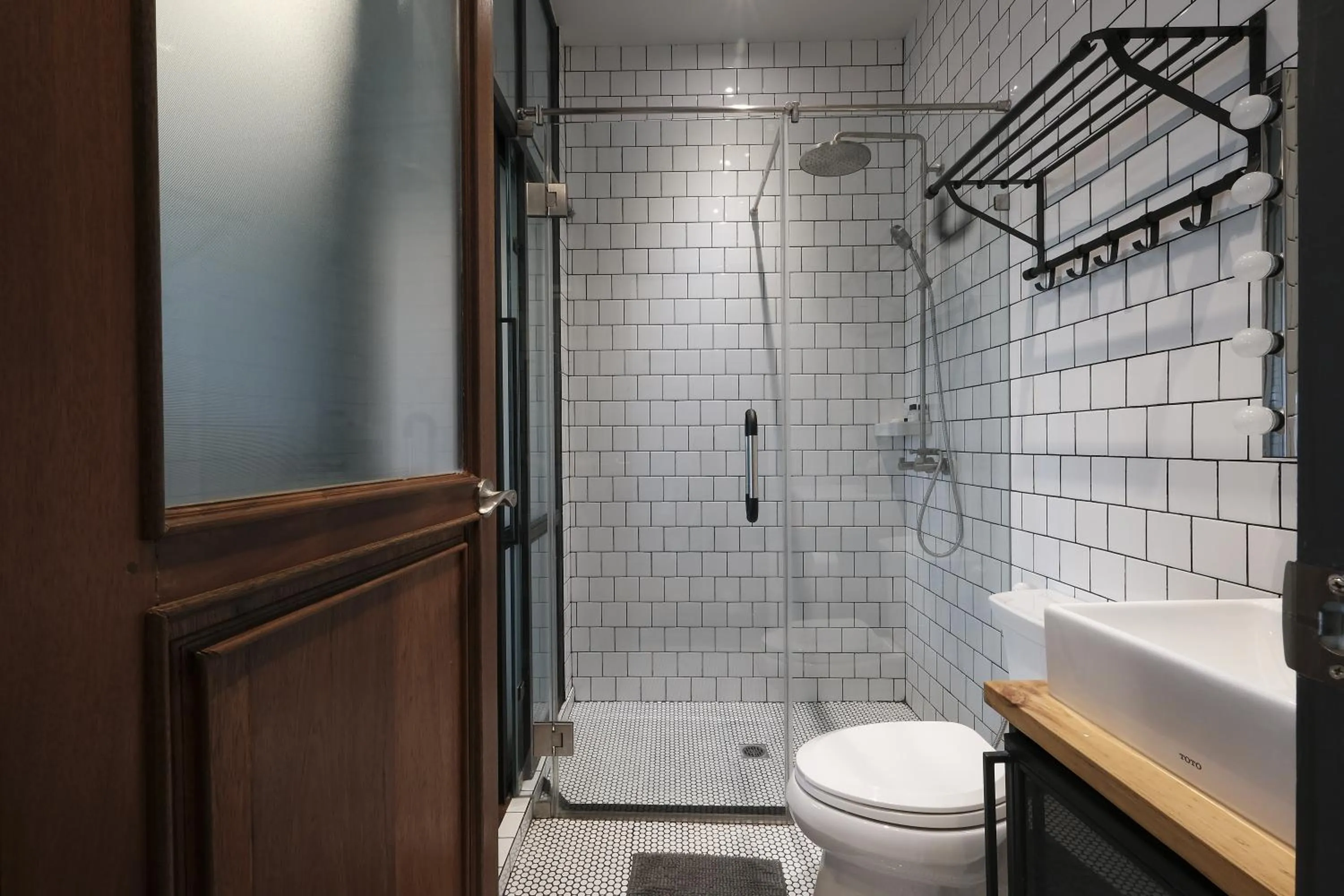 Shower in Iron32 Hotel