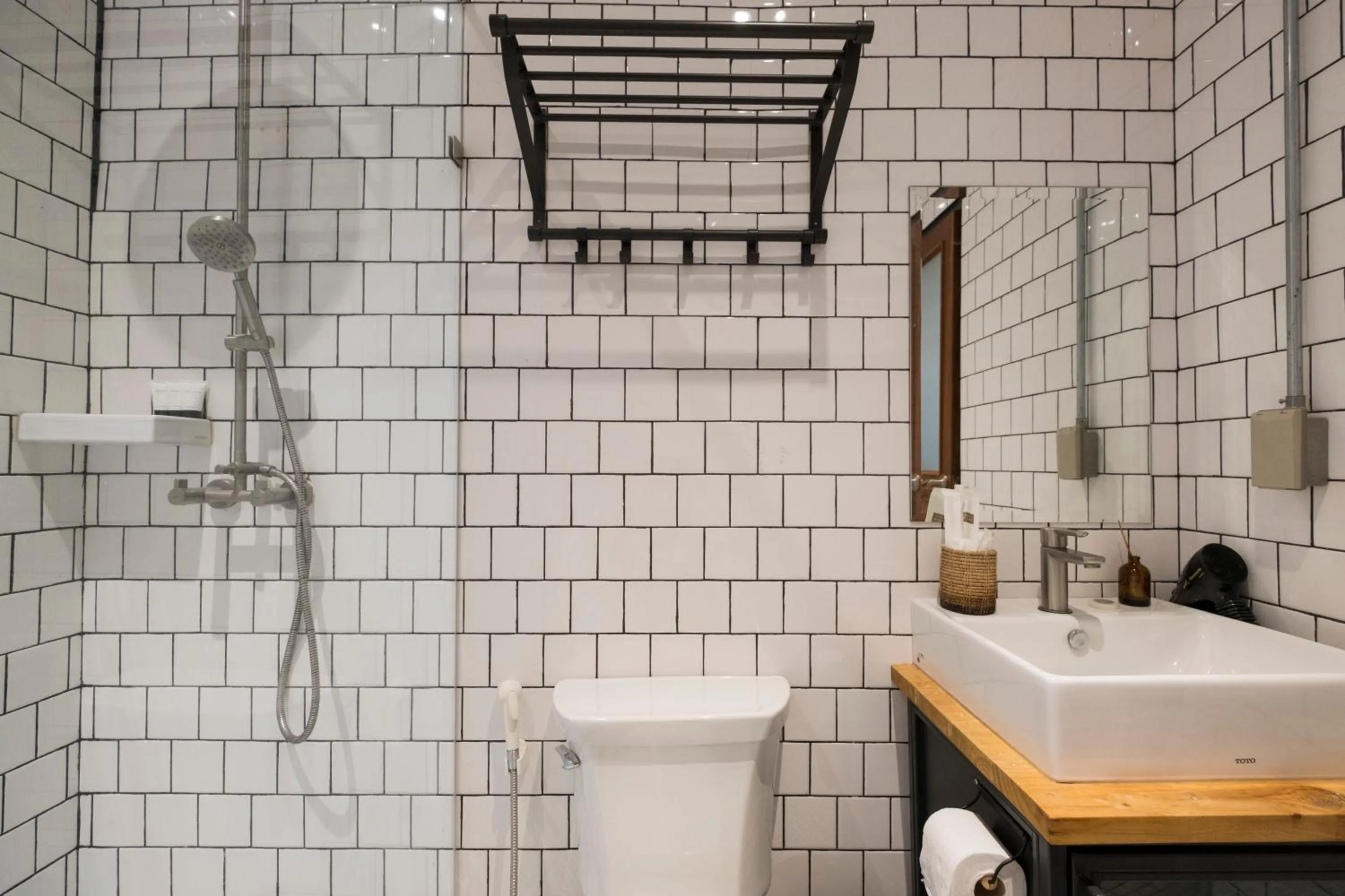 Shower in Iron32 Hotel