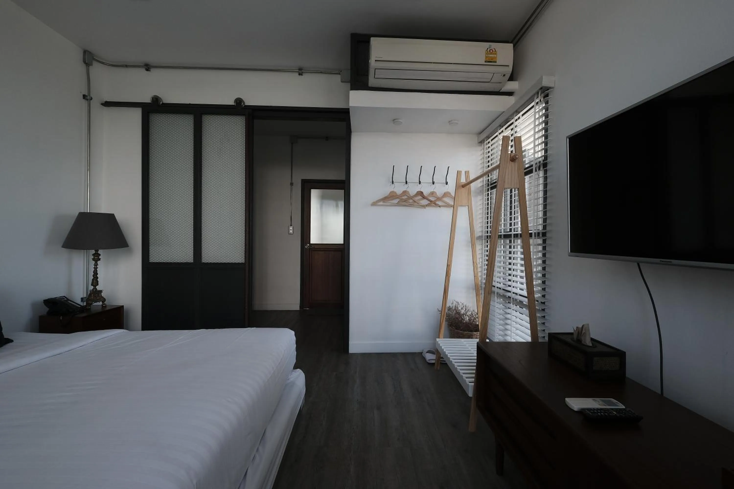 Bedroom, Bed in Iron32 Hotel