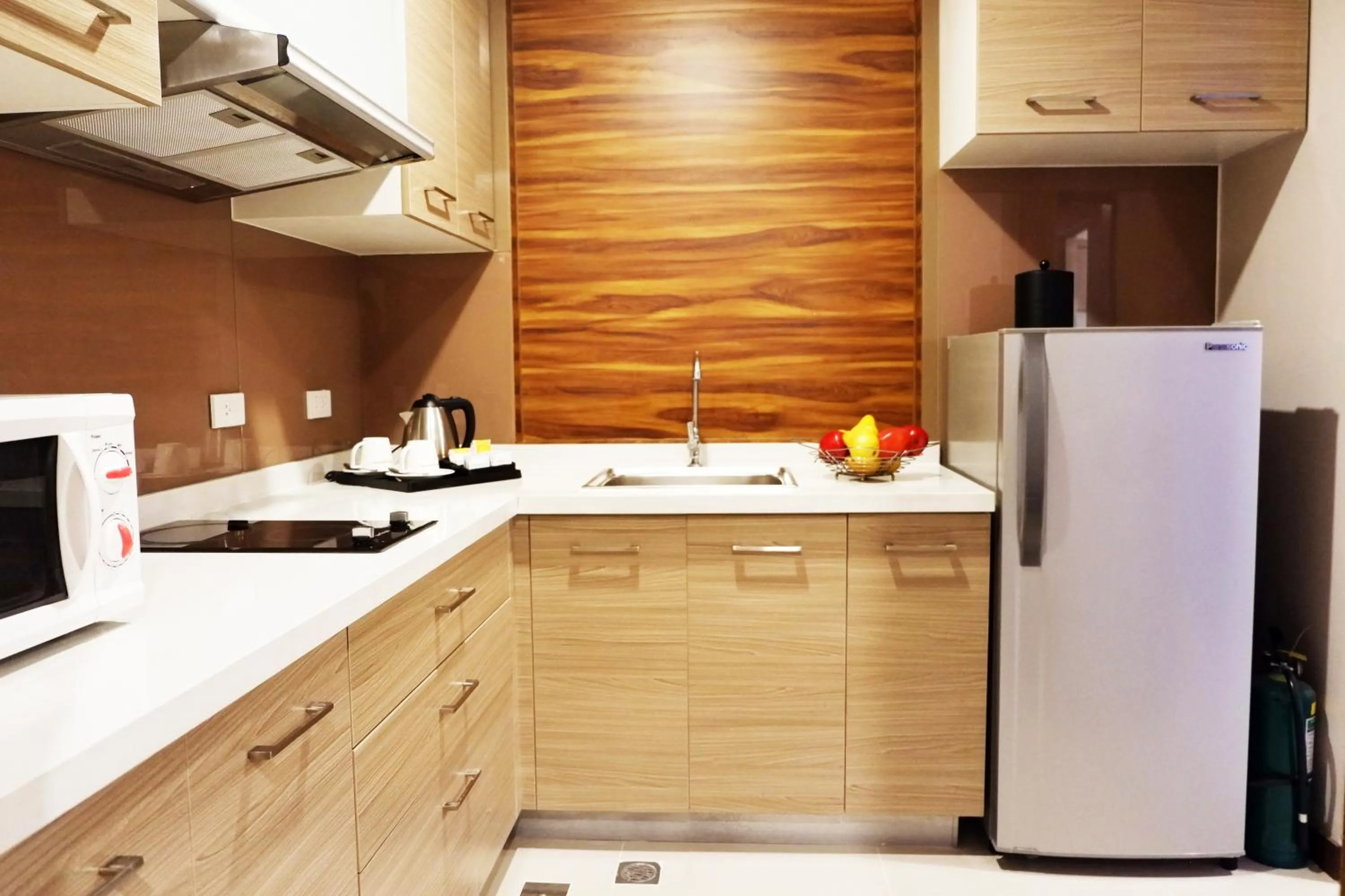 Coffee/tea facilities in Valero Grand Suites by Swiss-Belhotel