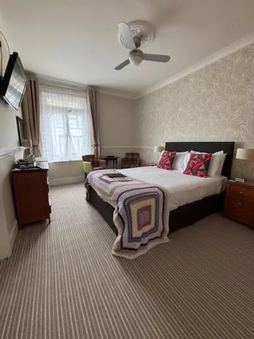 Bedroom, Bed in The Clifton