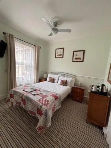 Bedroom, Bed in The Clifton