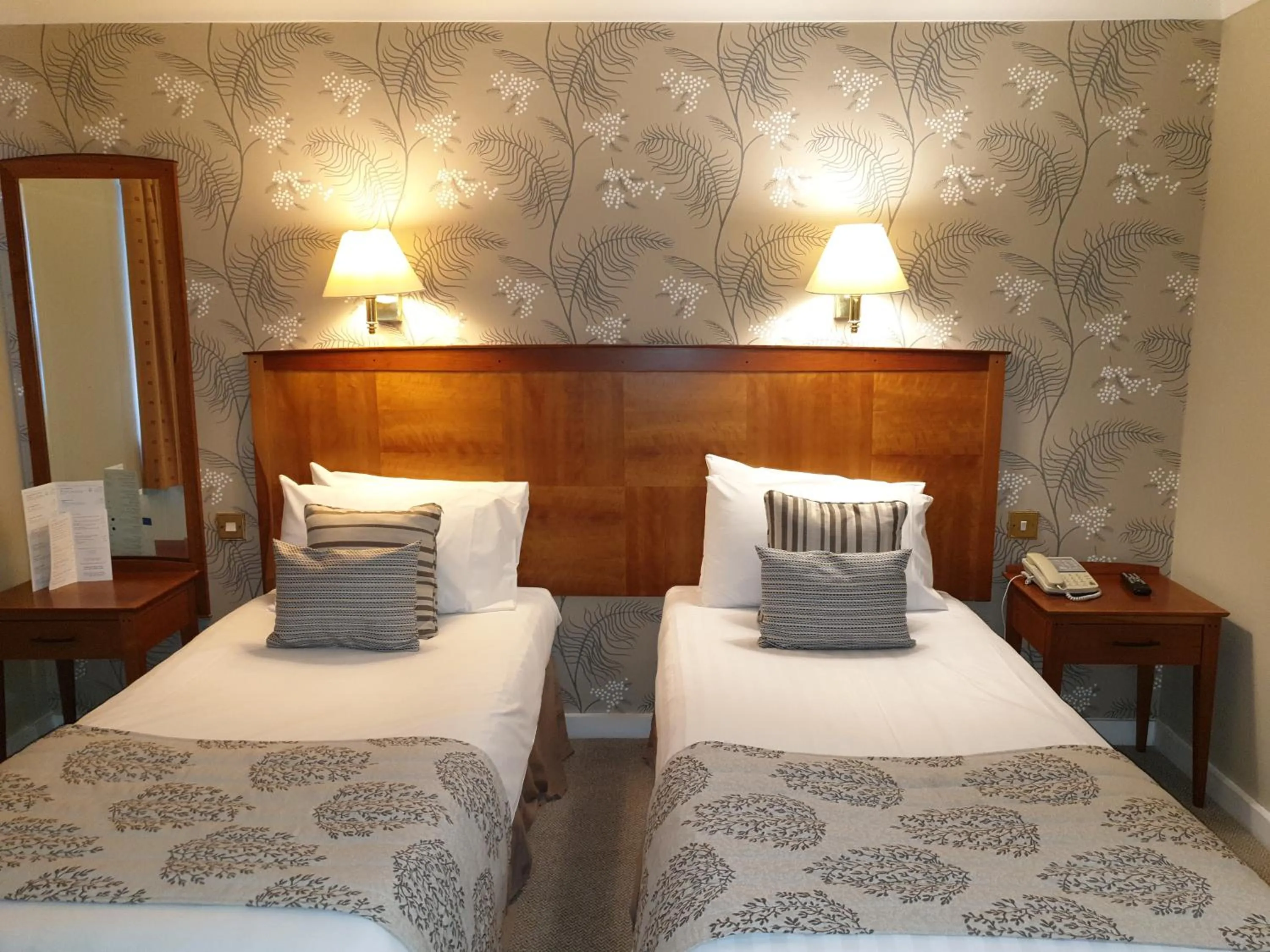 Bed in Red Lion Hotel