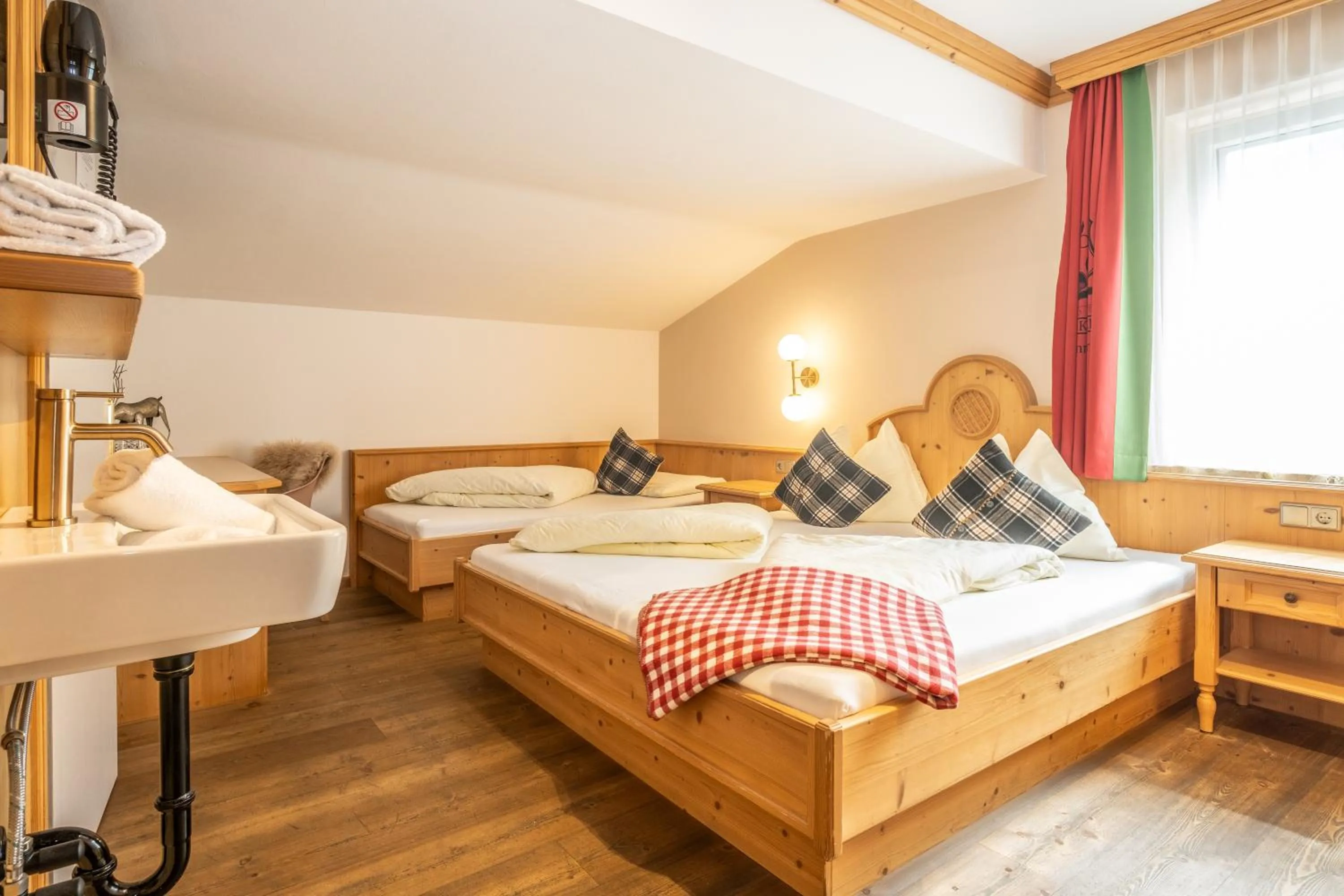 Mara's Little Boutique Sleepover - Budget Holiday Home