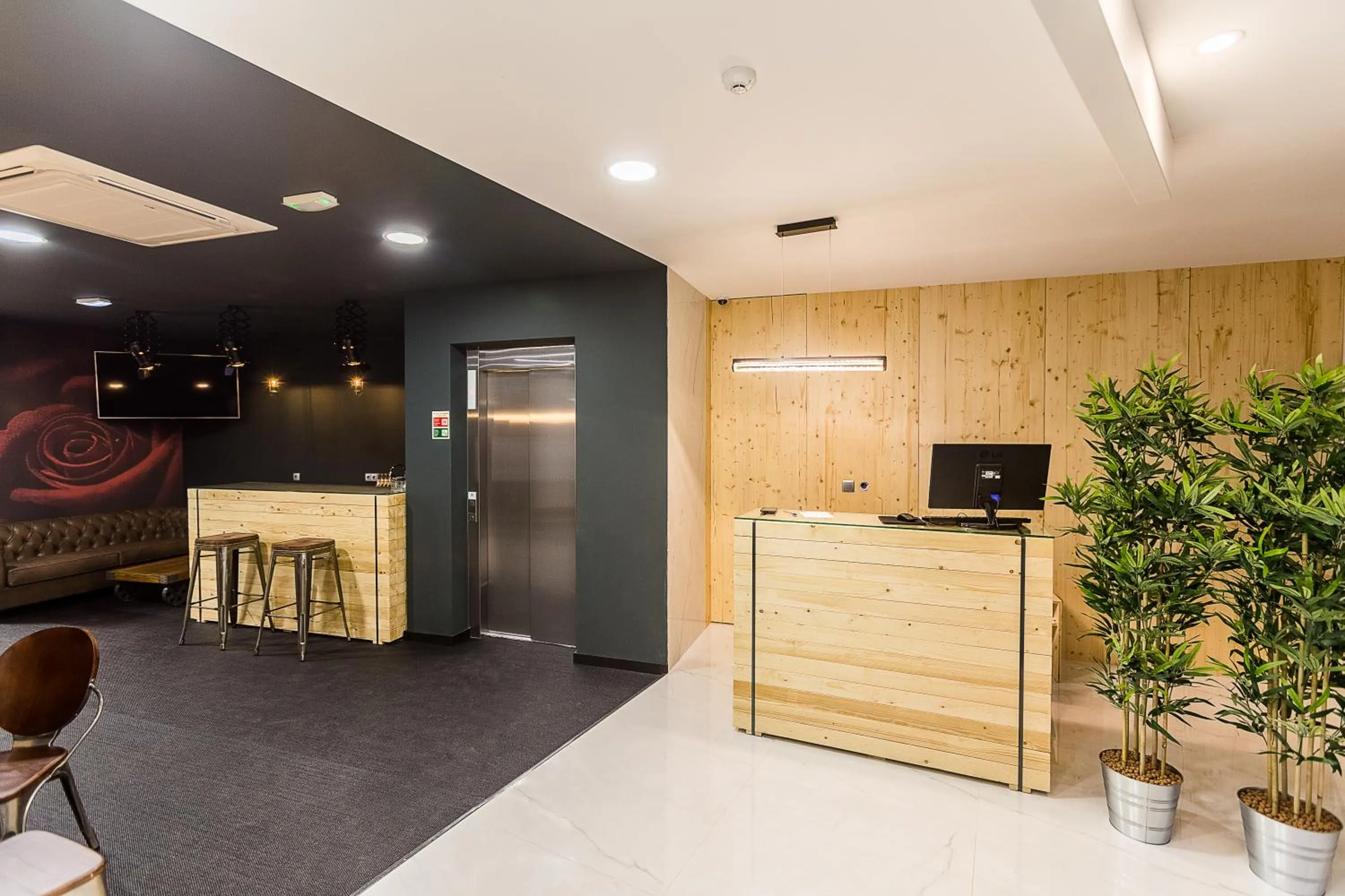 Facade/entrance in Hotel Santa Isabel