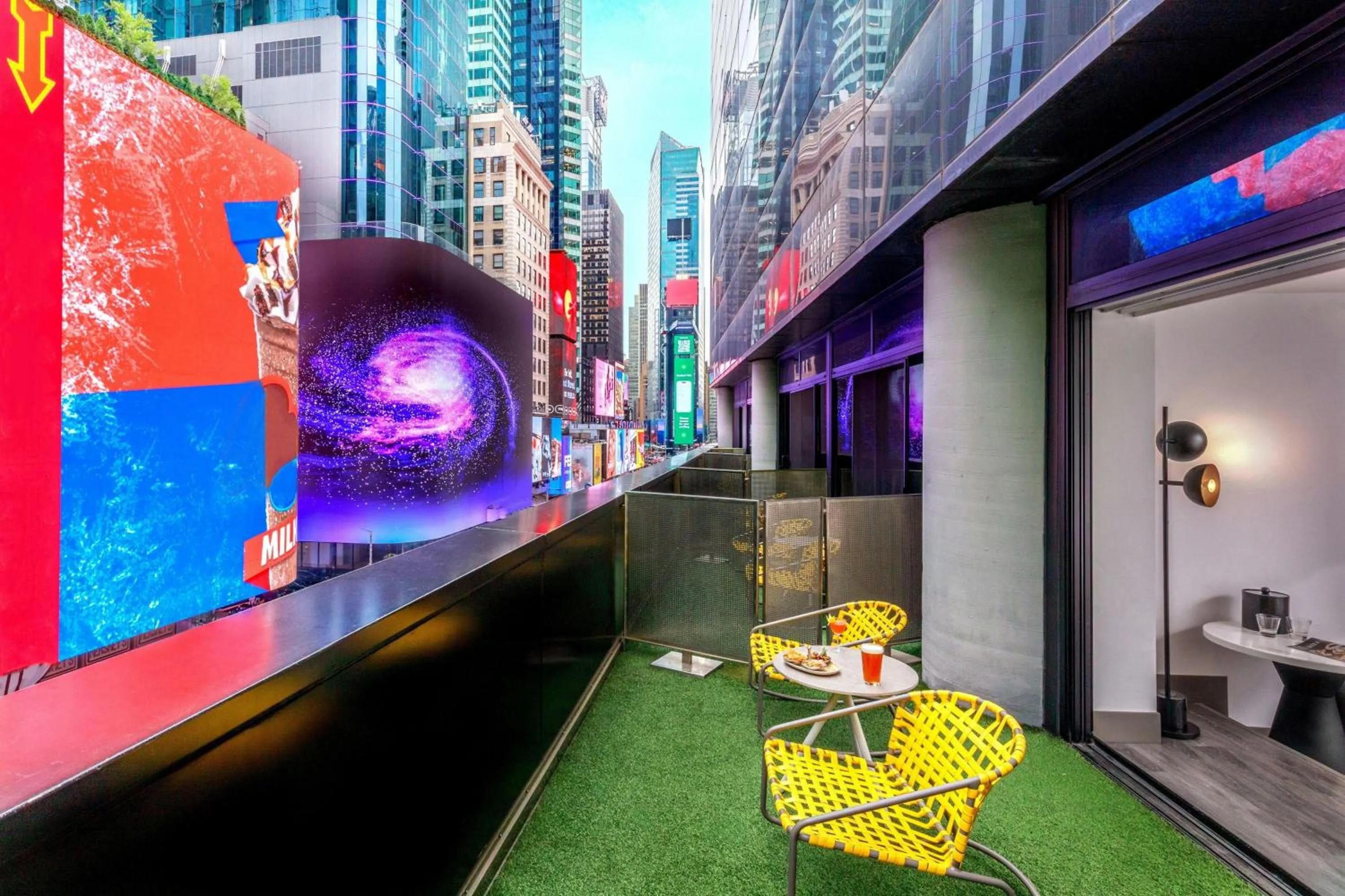 Photo of the whole room in Renaissance New York Times Square by Marriott