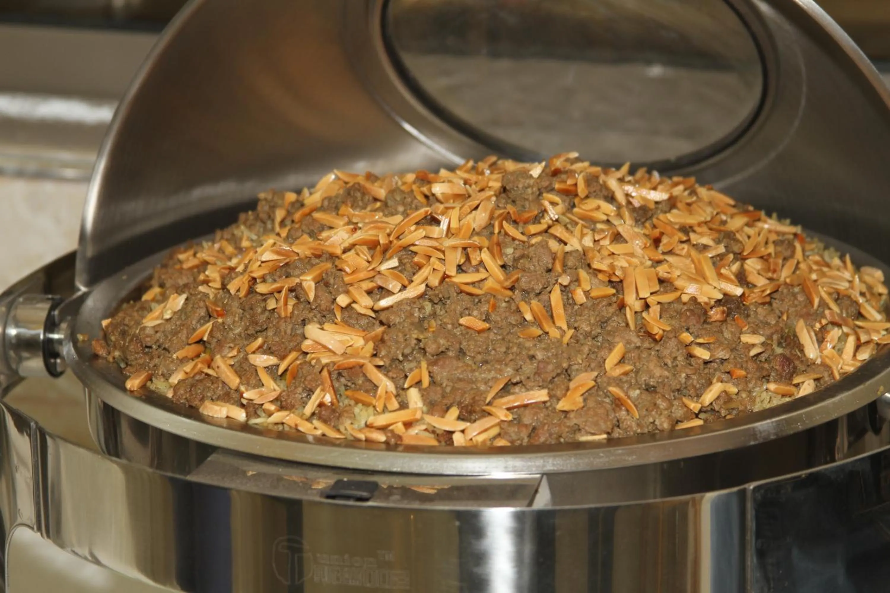 Restaurant/places to eat in Aljamal Hotel